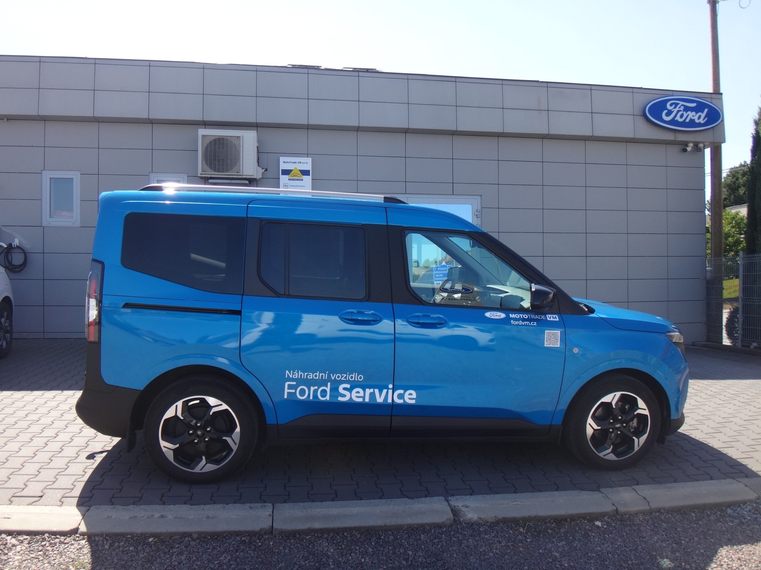 Ford Tourneo Courier, Titanium 43kWh 100kW 136k EV - fotka 6