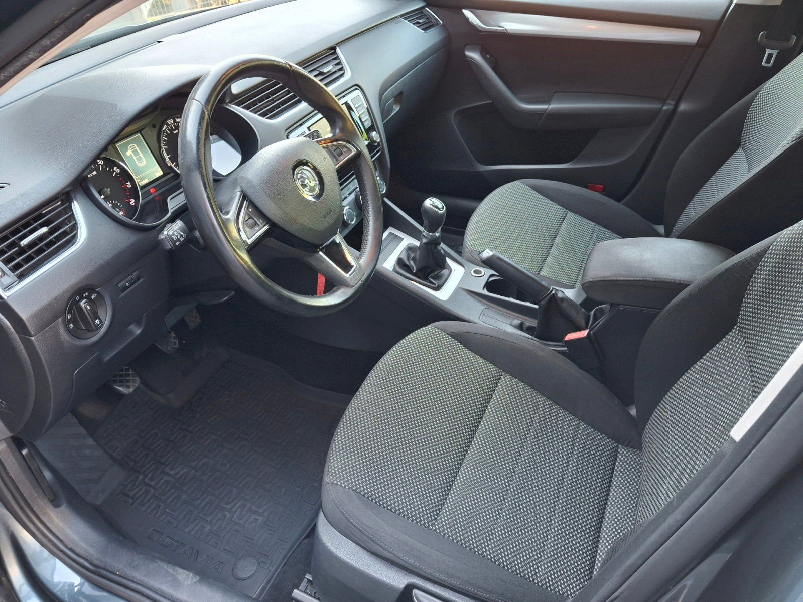 Škoda Octavia, Ambition 1,2TSi 81kW - fotka 6