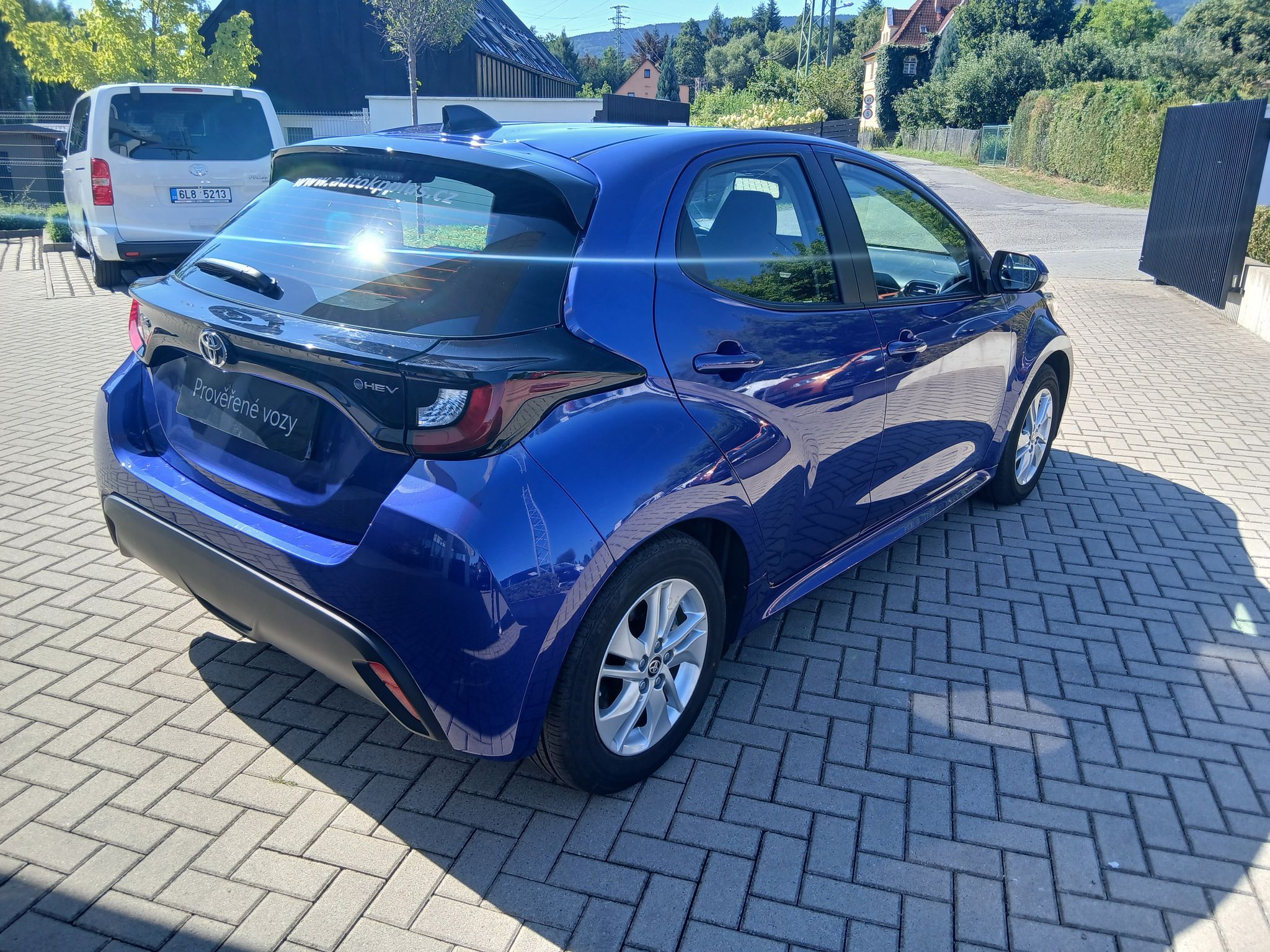 Toyota Yaris, 1.5 Hybrid e-CVT Comfort - fotka 5
