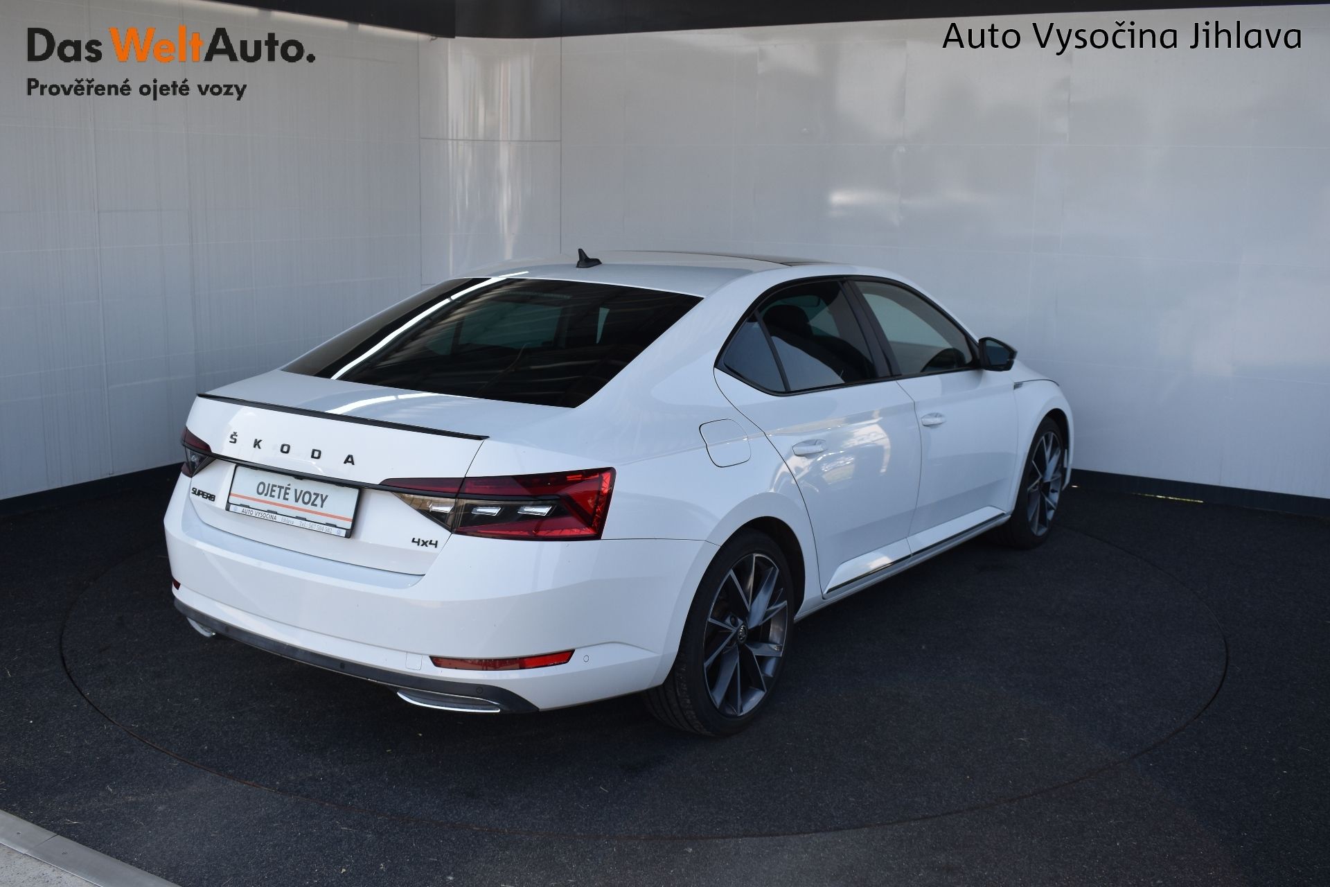 Škoda Superb, 2.0TDI 147kW DSG Sportline 4x4 - fotka 2