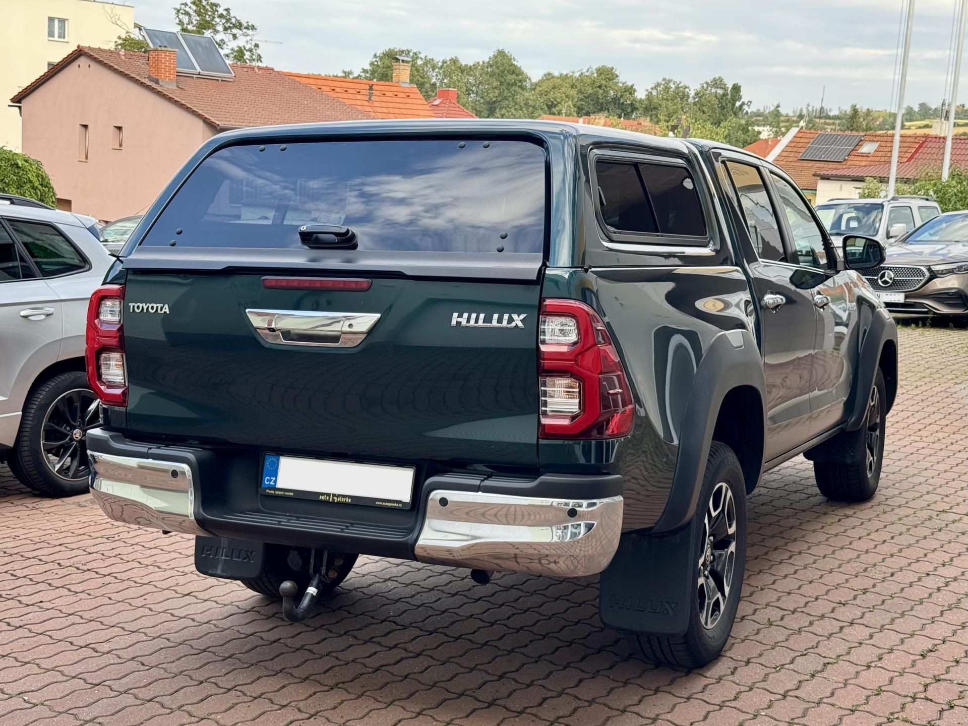 Toyota Hilux, 2.8 automat Executive - fotka 5