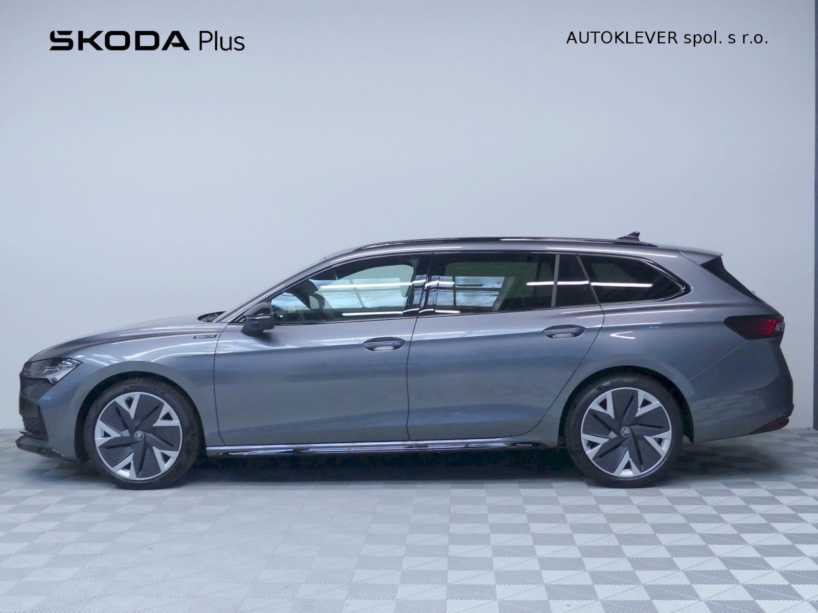 Škoda Superb, SportLine 4x4 DSG 2.0TDI 142kW - fotka 3