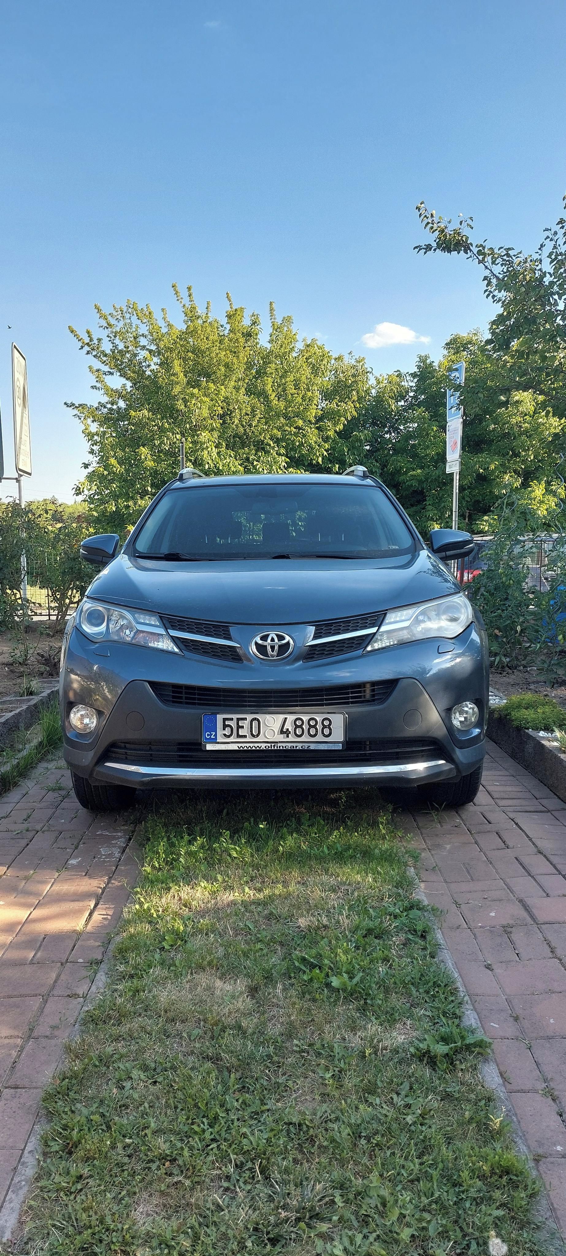 Toyota Rav4, Toyota RAV4 2.0 benzin