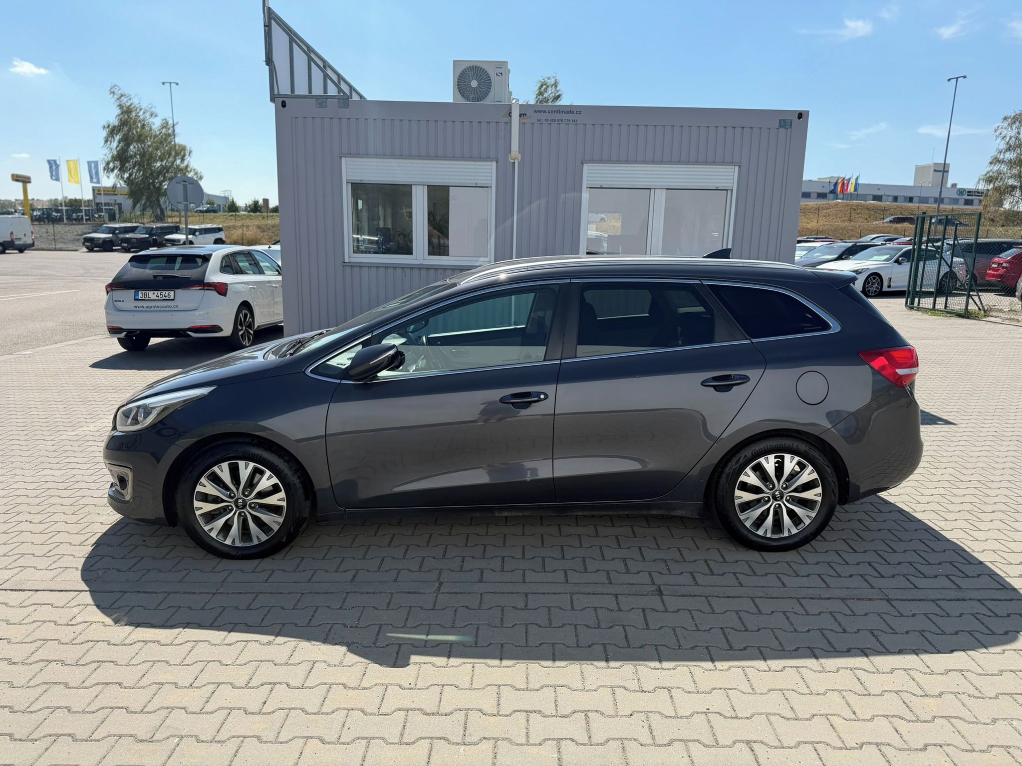 Kia Cee´d, 1.6 GDi 99 kW TOP SW - fotka 4