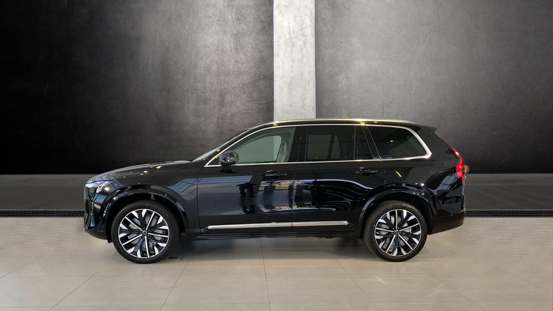 Volvo XC90, ULTRA BRIGHT, B5 AWD, 184+10 k - fotka 3