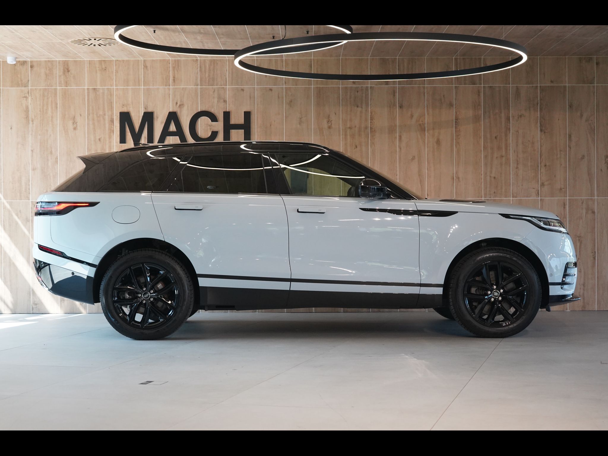 Land Rover Range Rover Velar, D300 AWD Dynamic SE, Tažné - fotka 6