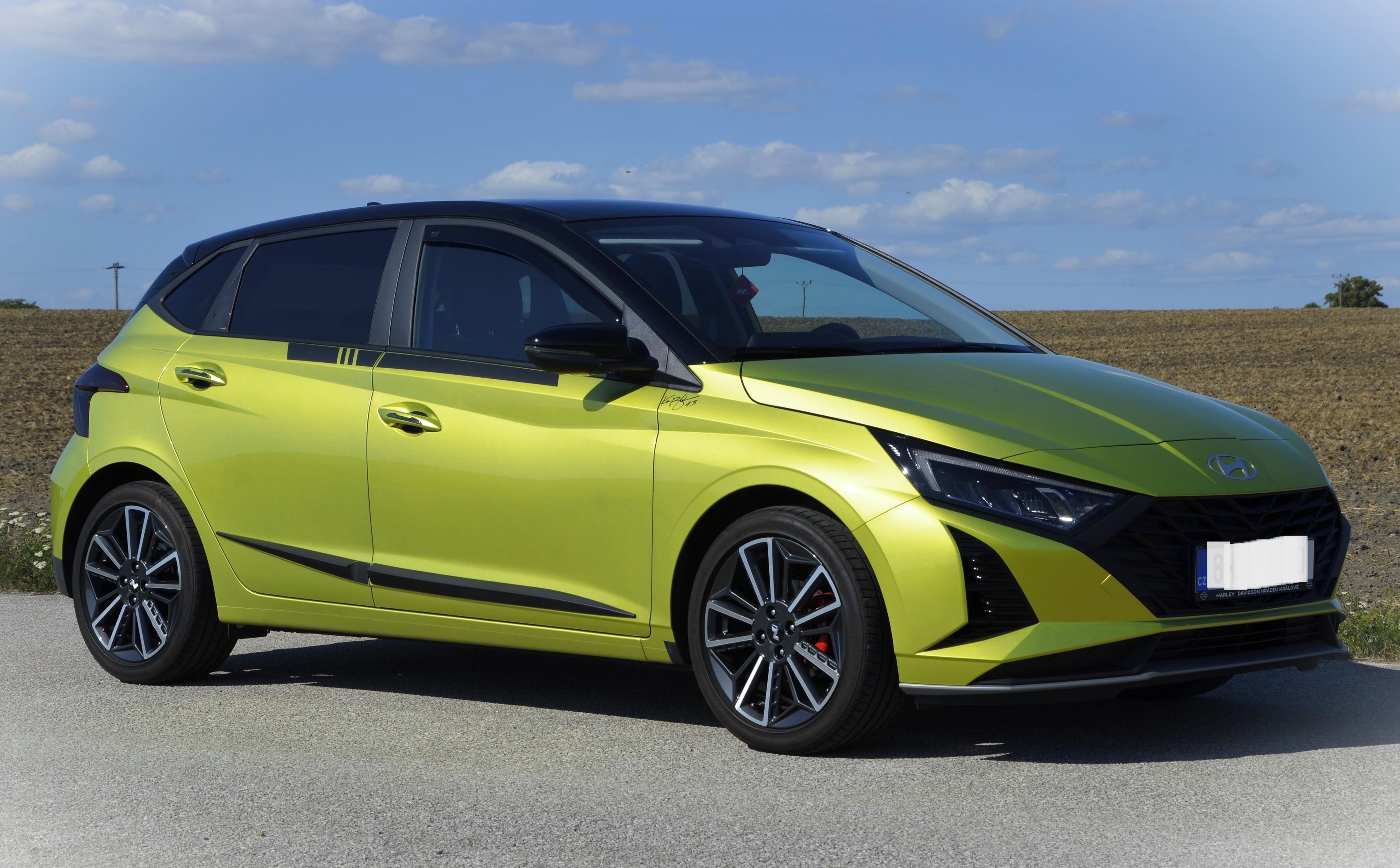 Hyundai i20, 1.2i Lucid Lime Black 9.000 km - fotka 2