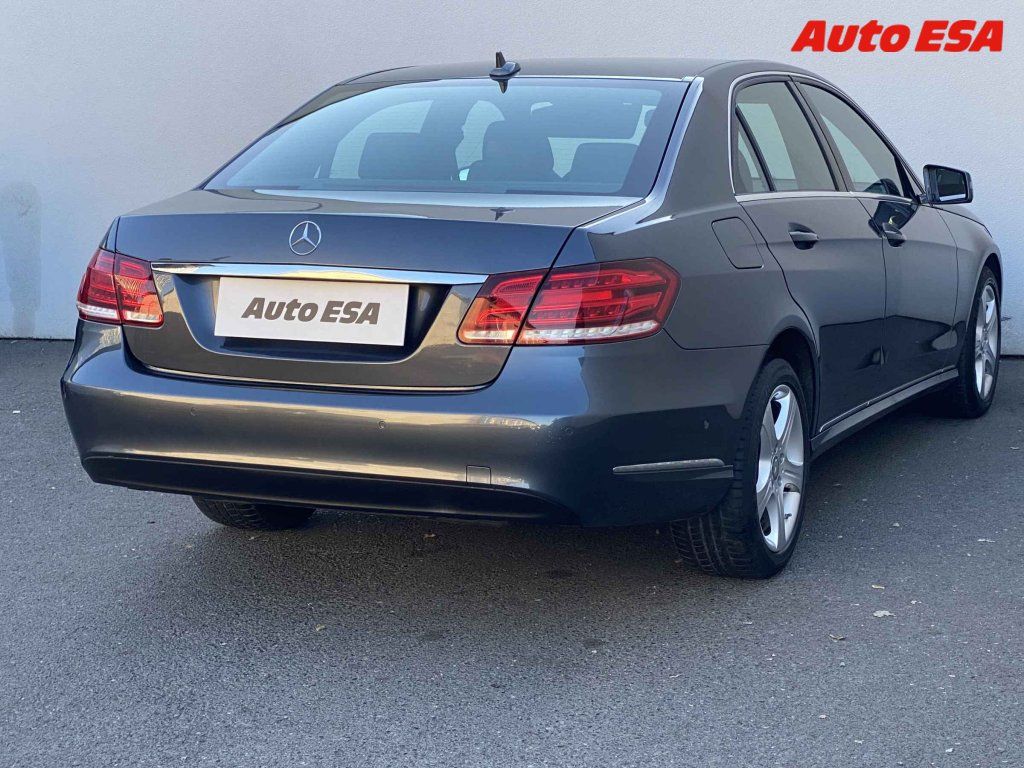 Mercedes-Benz Třídy E, 2.0i,AT - fotka 4