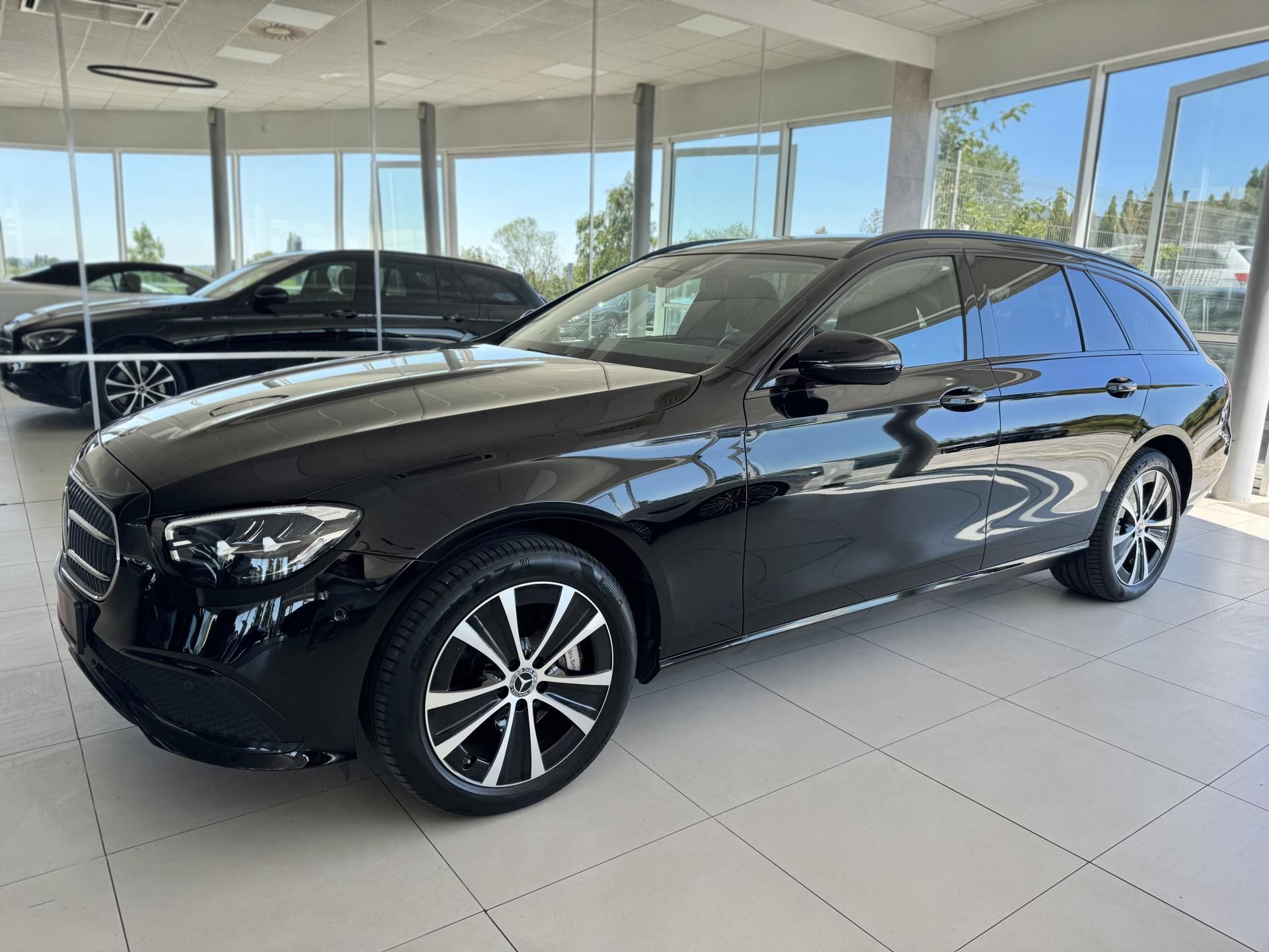 Mercedes-Benz Třídy E, 300de 4MATIC*Webasto*Panorama - fotka 2