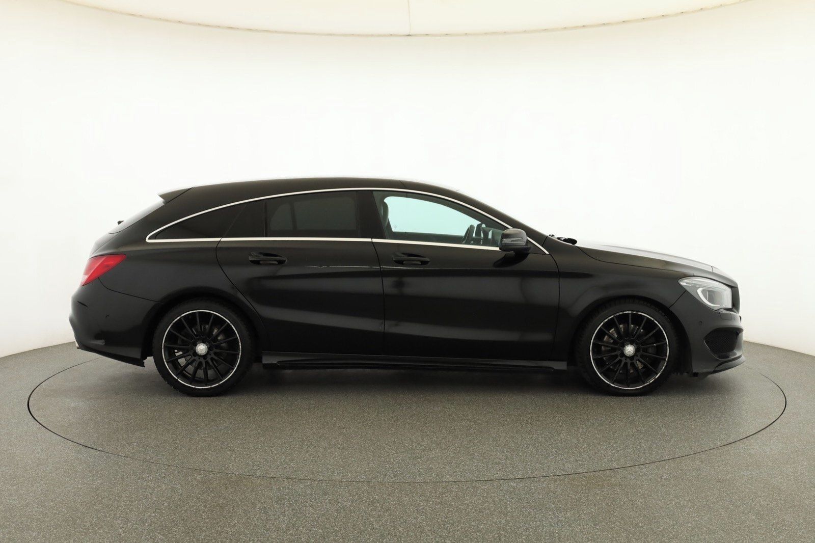 Mercedes-Benz CLA, 220 CDI, AMG Paket, Automat - fotka 6