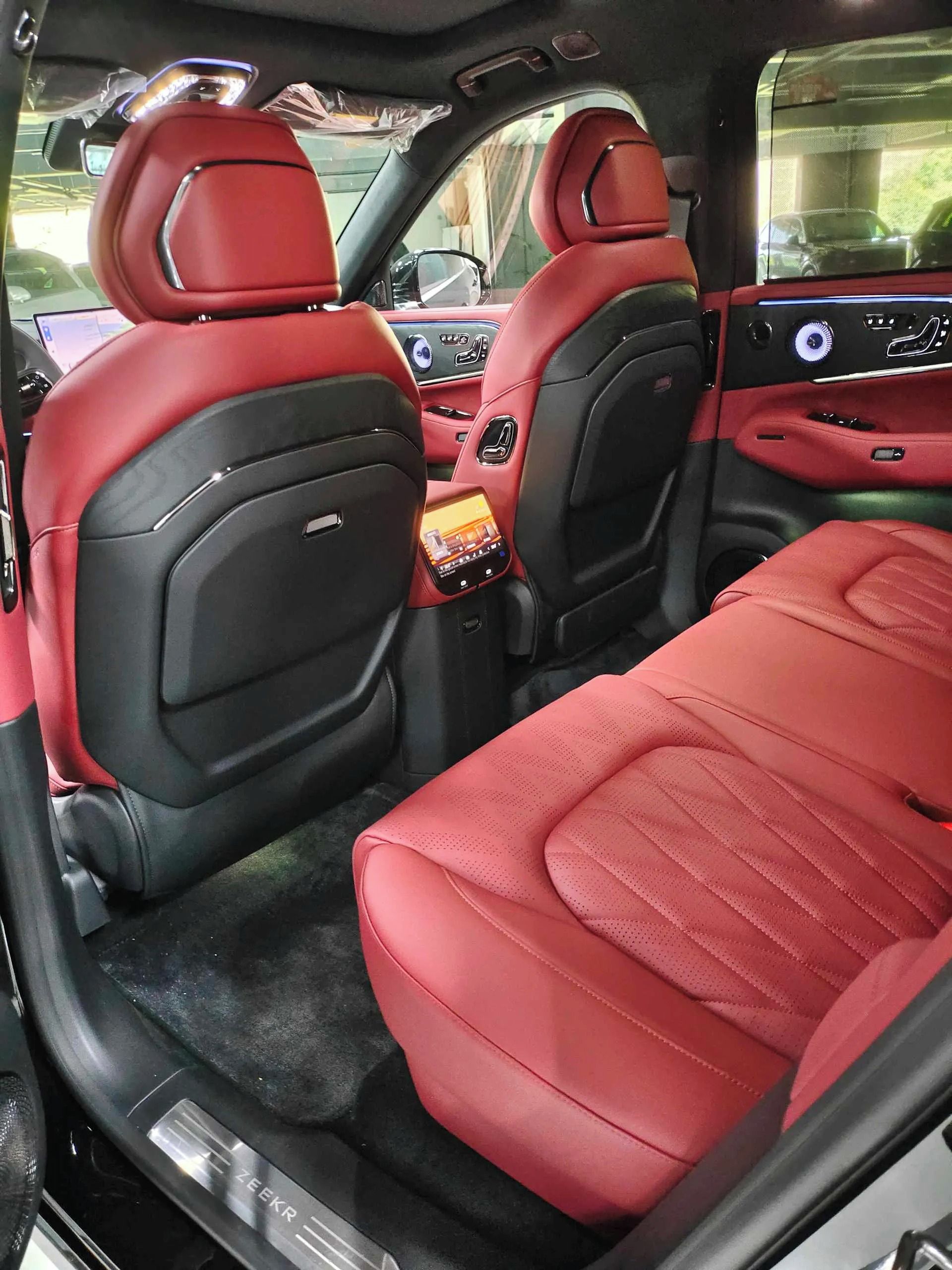 Zeekr 8X, 2.0T PHEV - fotka 6
