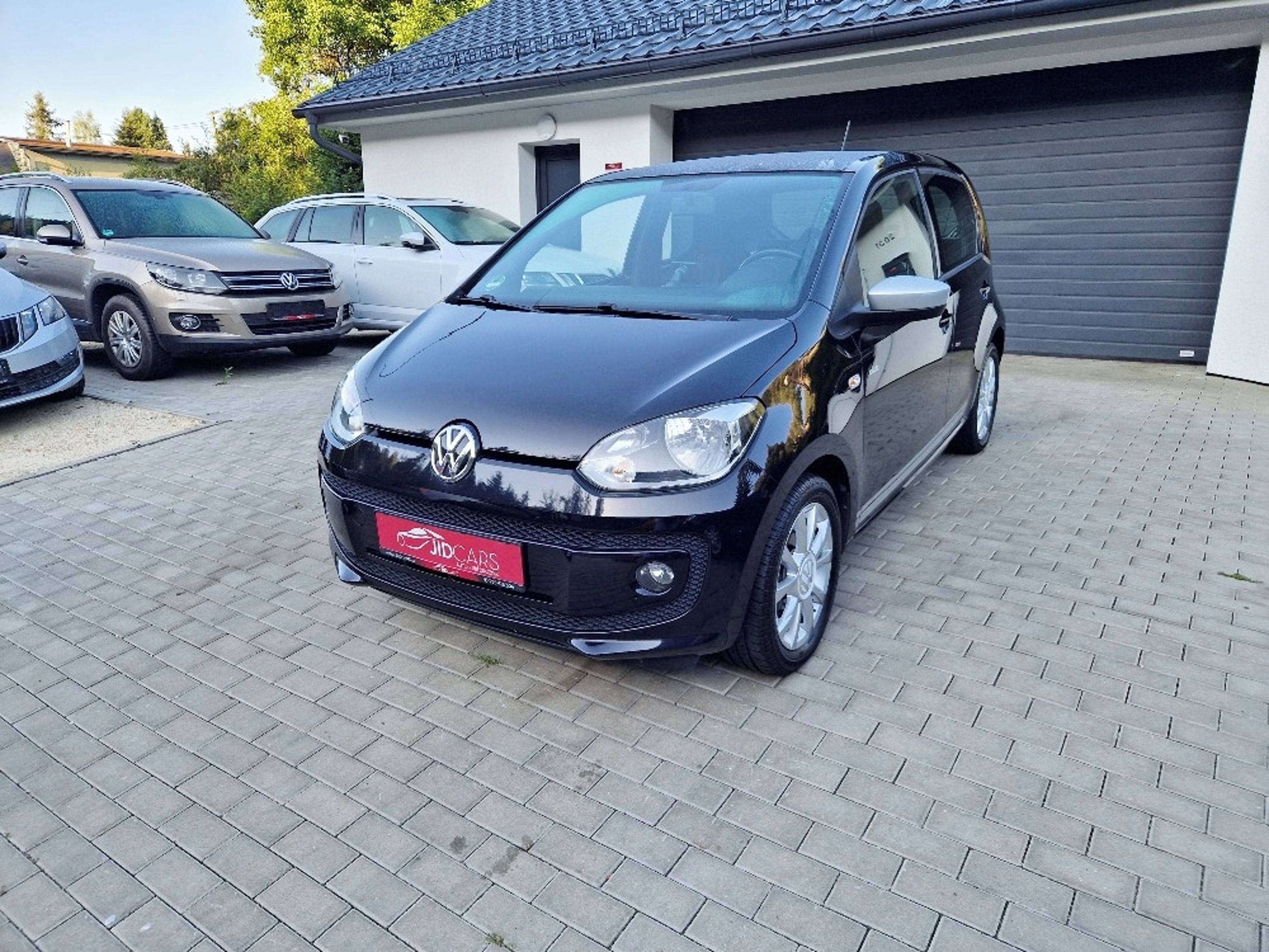 Volkswagen Up!, 1.0 MPi (44 kW) CLUB, NAVI - fotka 2