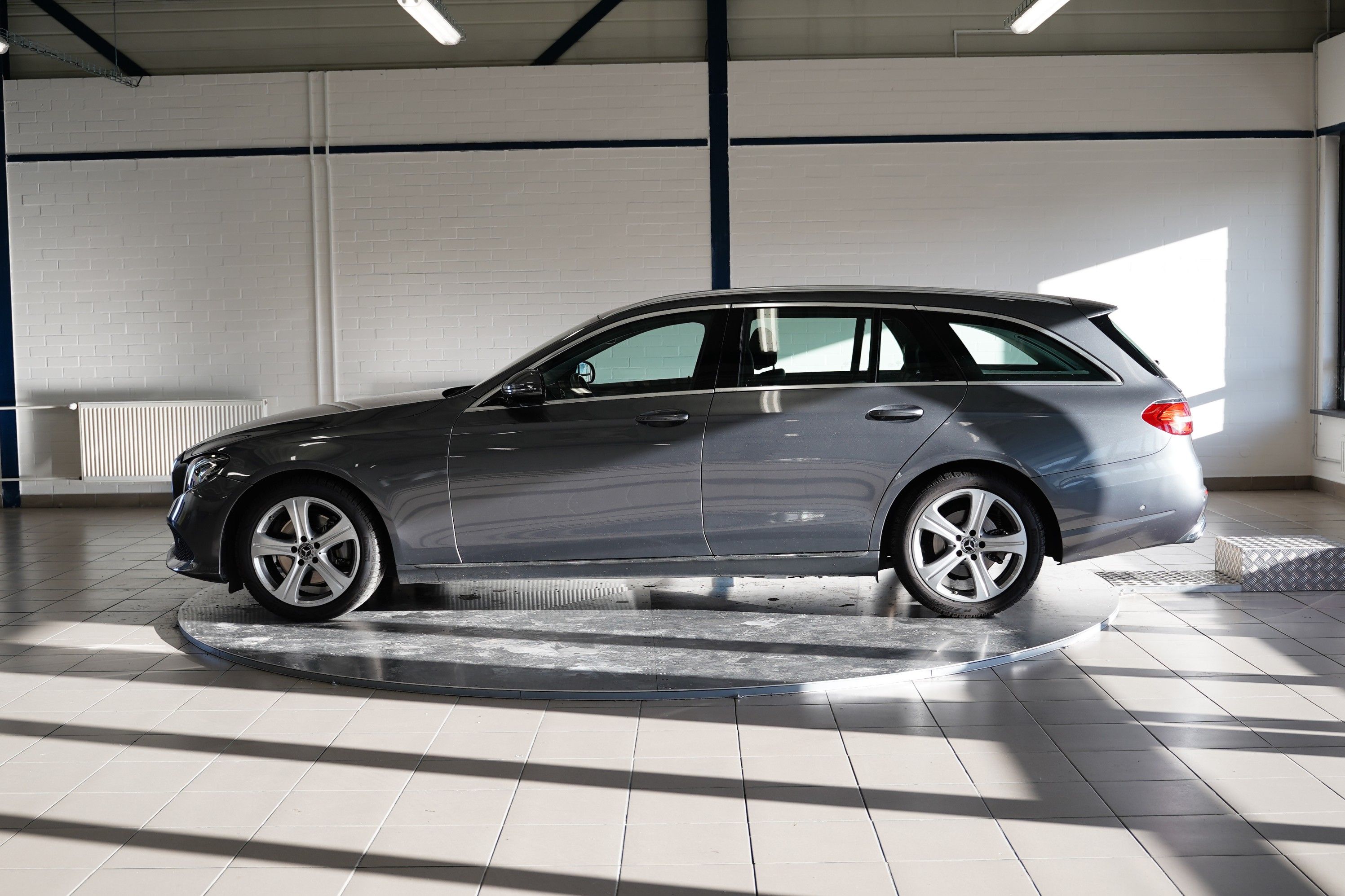 Mercedes-Benz Třídy E, 220d 143 kW AUT - fotka 3