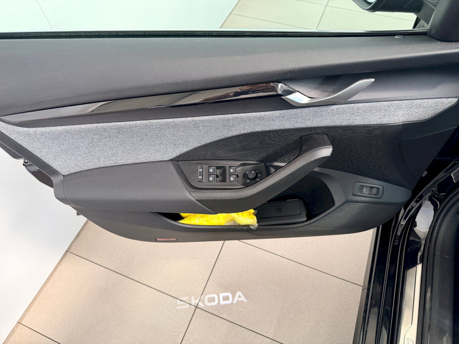 Škoda Octavia, 1.5 TSI 110 kW M-HEV A7F Top S - fotka 6