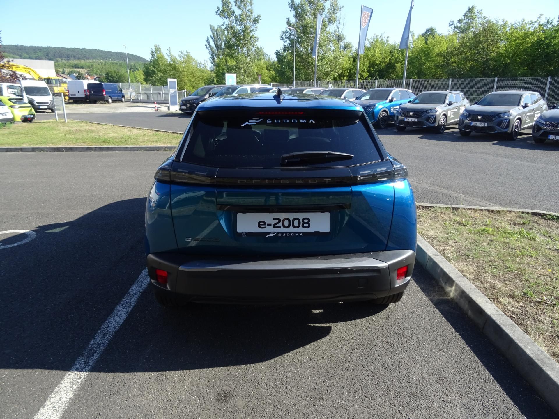Peugeot 2008, ALLURE e-115 kW /156k - fotka 6