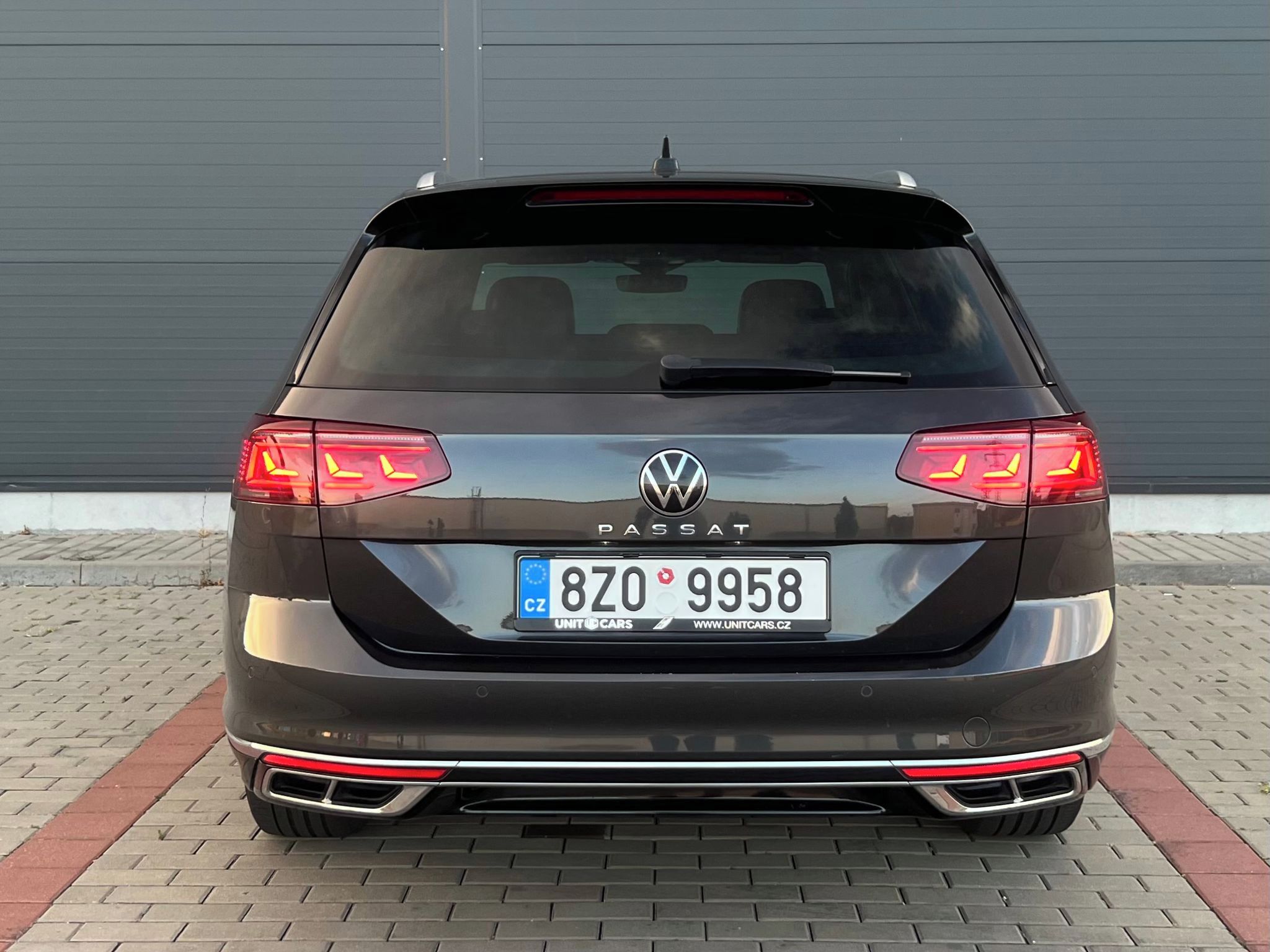 Volkswagen Passat, 2.0 TDI-DSG-R-LINE - fotka 5