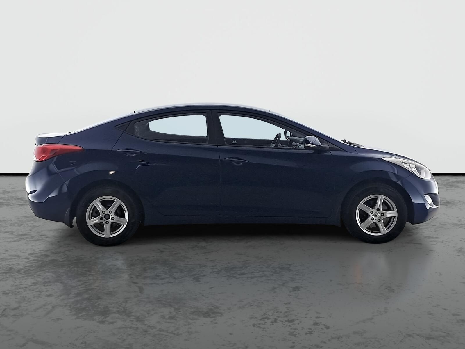 Hyundai Elantra, 1.6, Automatická klima - fotka 6