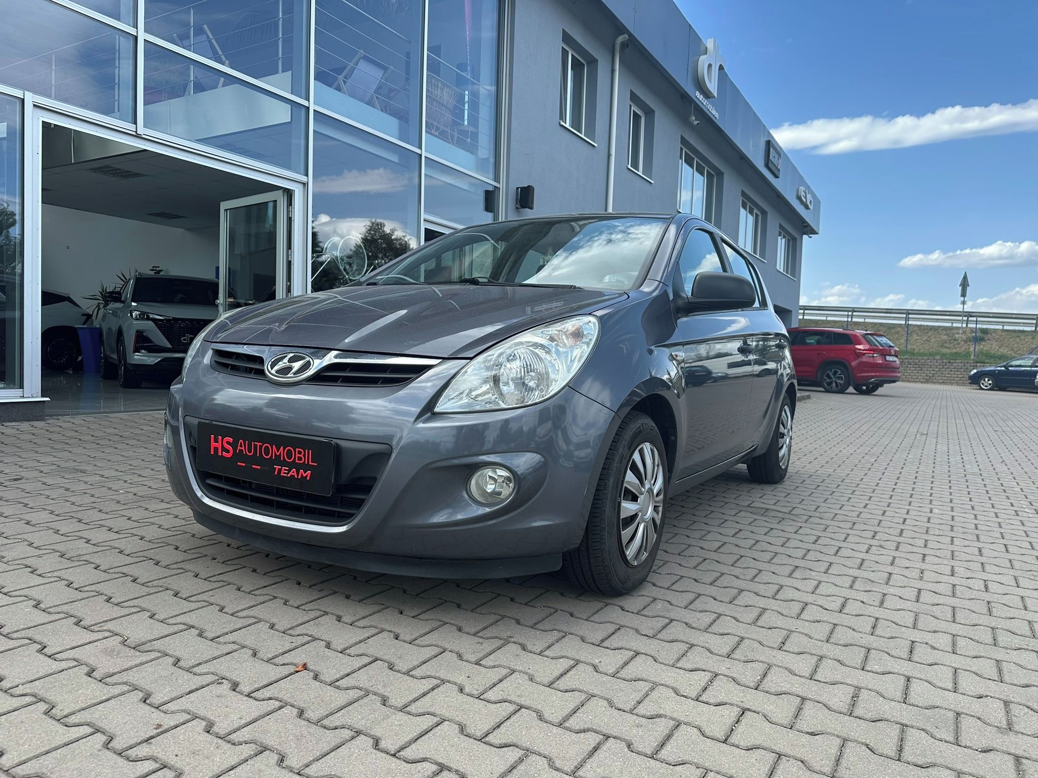 Hyundai i20, 1,2i  57kW  2 sady kol