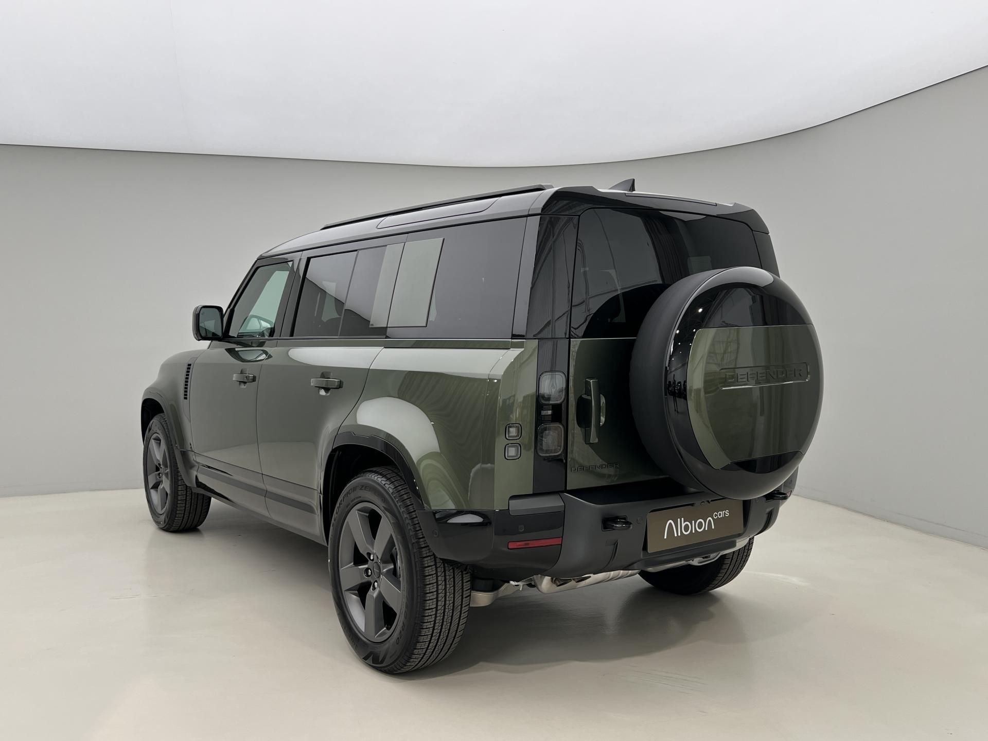 Land Rover Defender, 110 D250 X-DYNAMIC SE AWD Aut - fotka 4