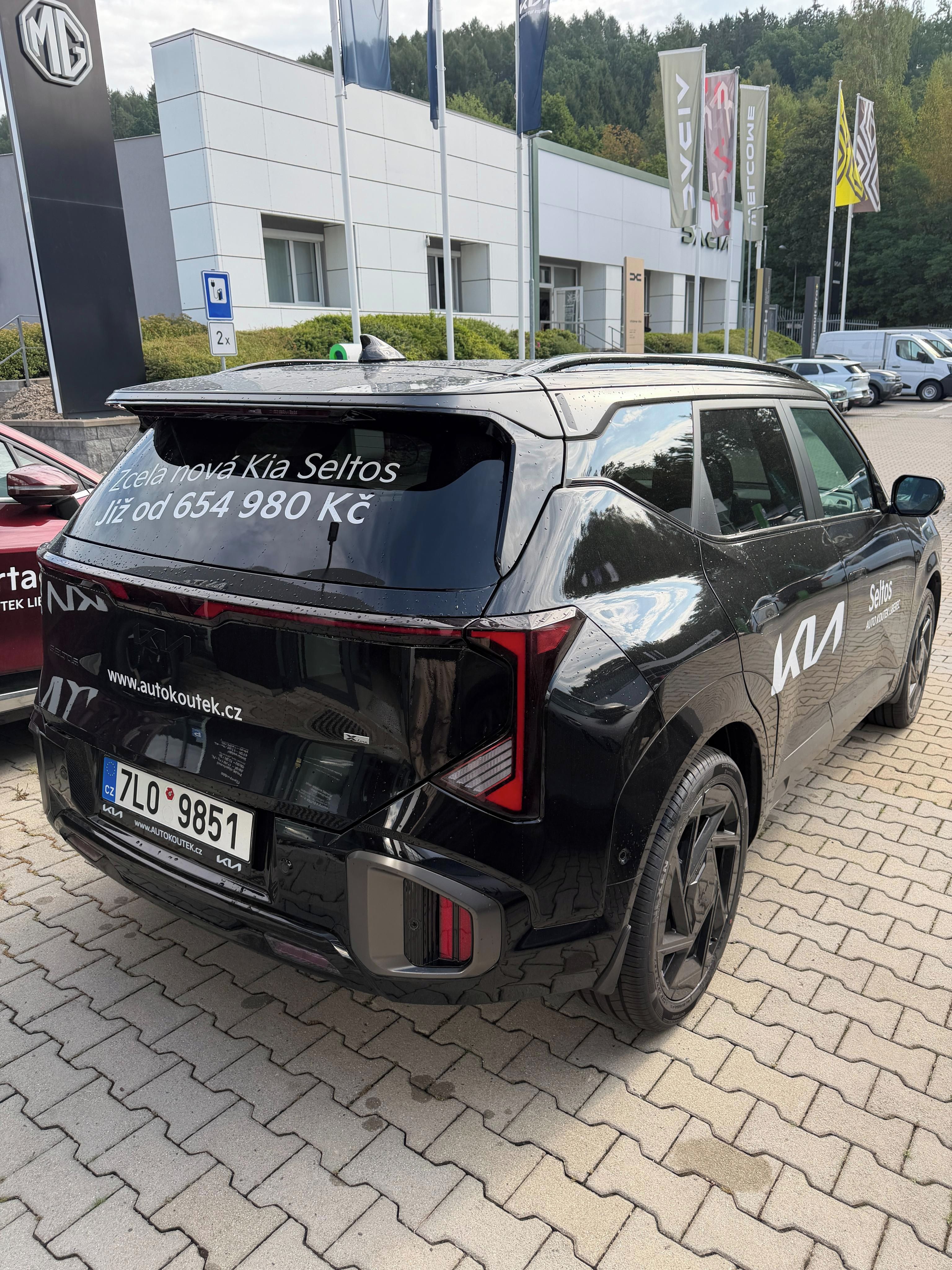Kia Seltos, 1,6T-GDI 4x4 7DCT X-LINE - fotka 5