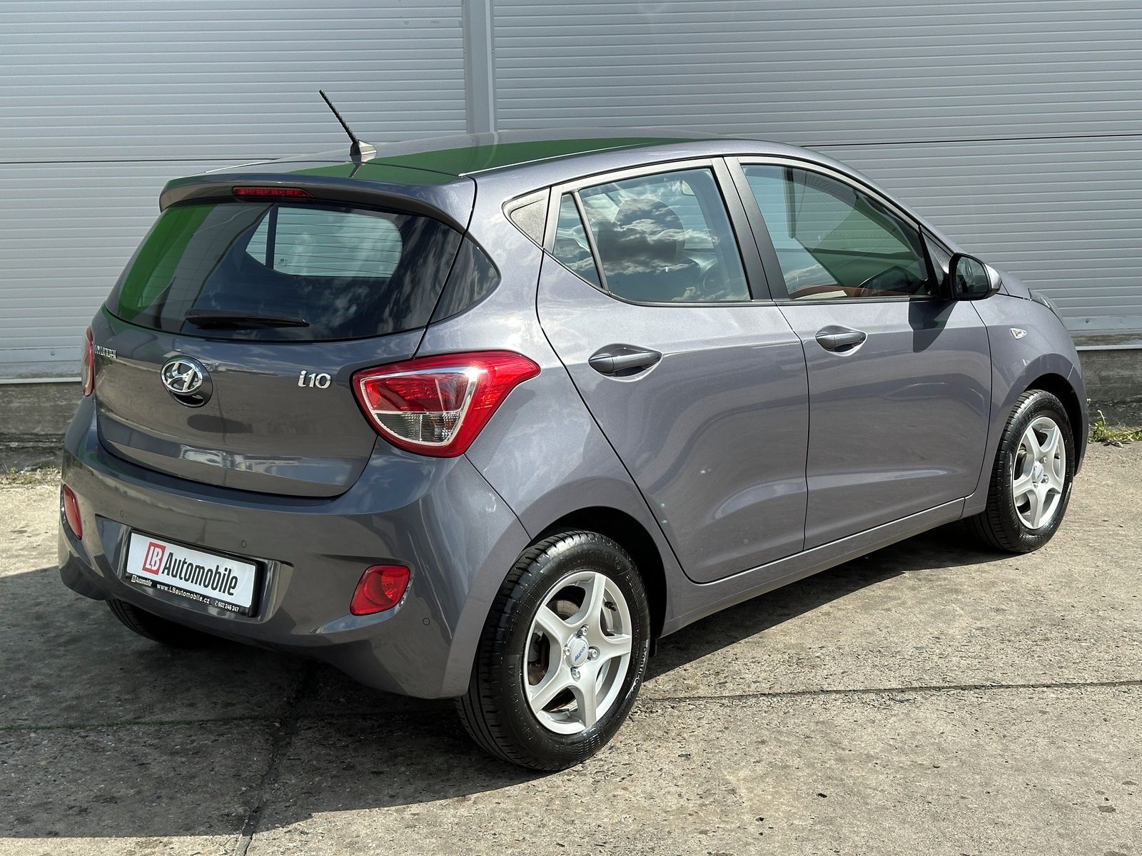 Hyundai i10, 1.0MPi AUTOMAT KLIMA PDC ALU14 - fotka 4