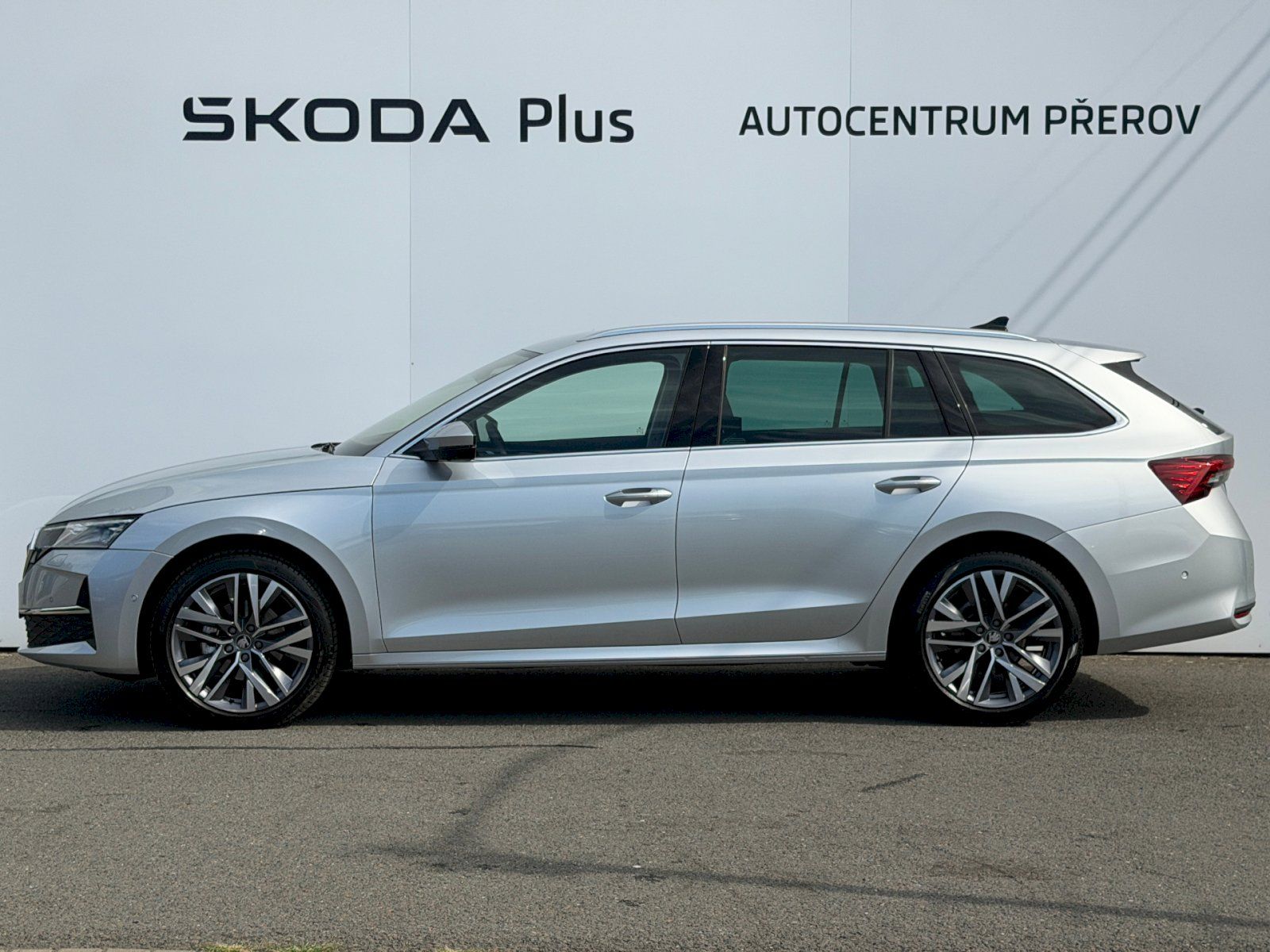 Škoda Octavia, 2.0 TDI 110kW DSG Exclusive Se - fotka 3