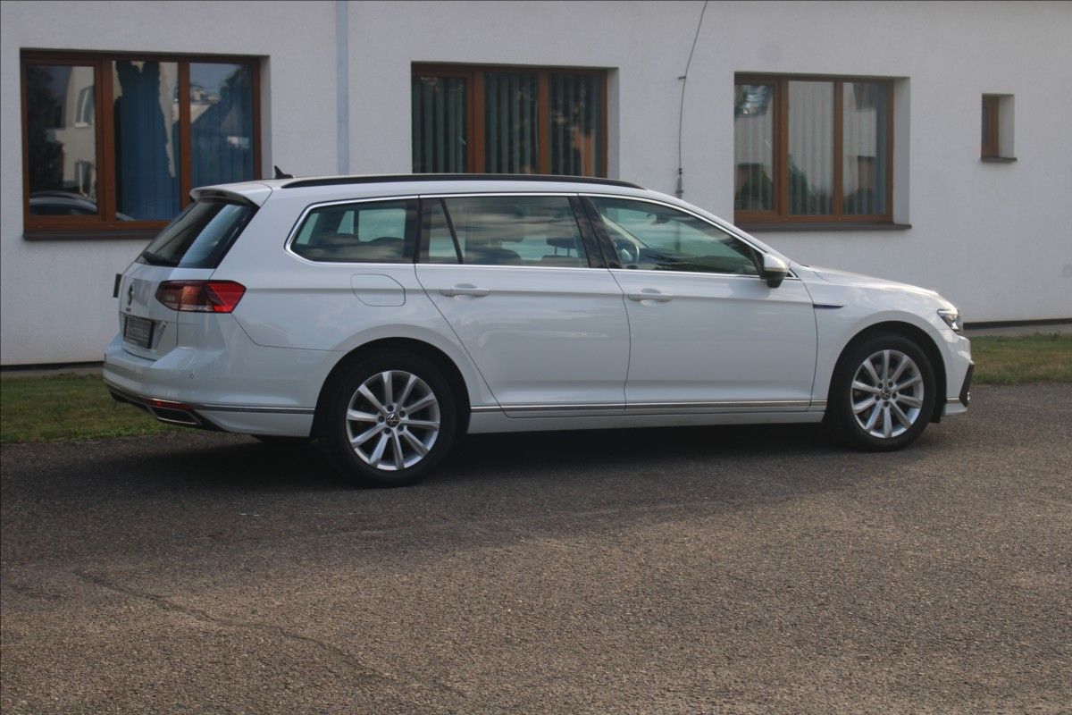 Volkswagen Passat, 1,4 GTE PLUGIN Hybrid Kombi - fotka 4