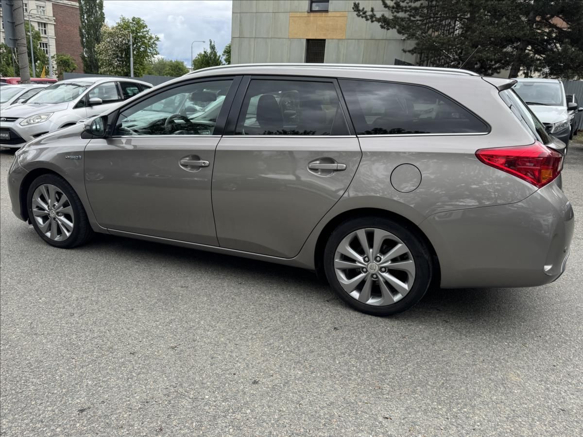 Toyota Auris, 1,8 NOVÁ BATERIE ! - fotka 6