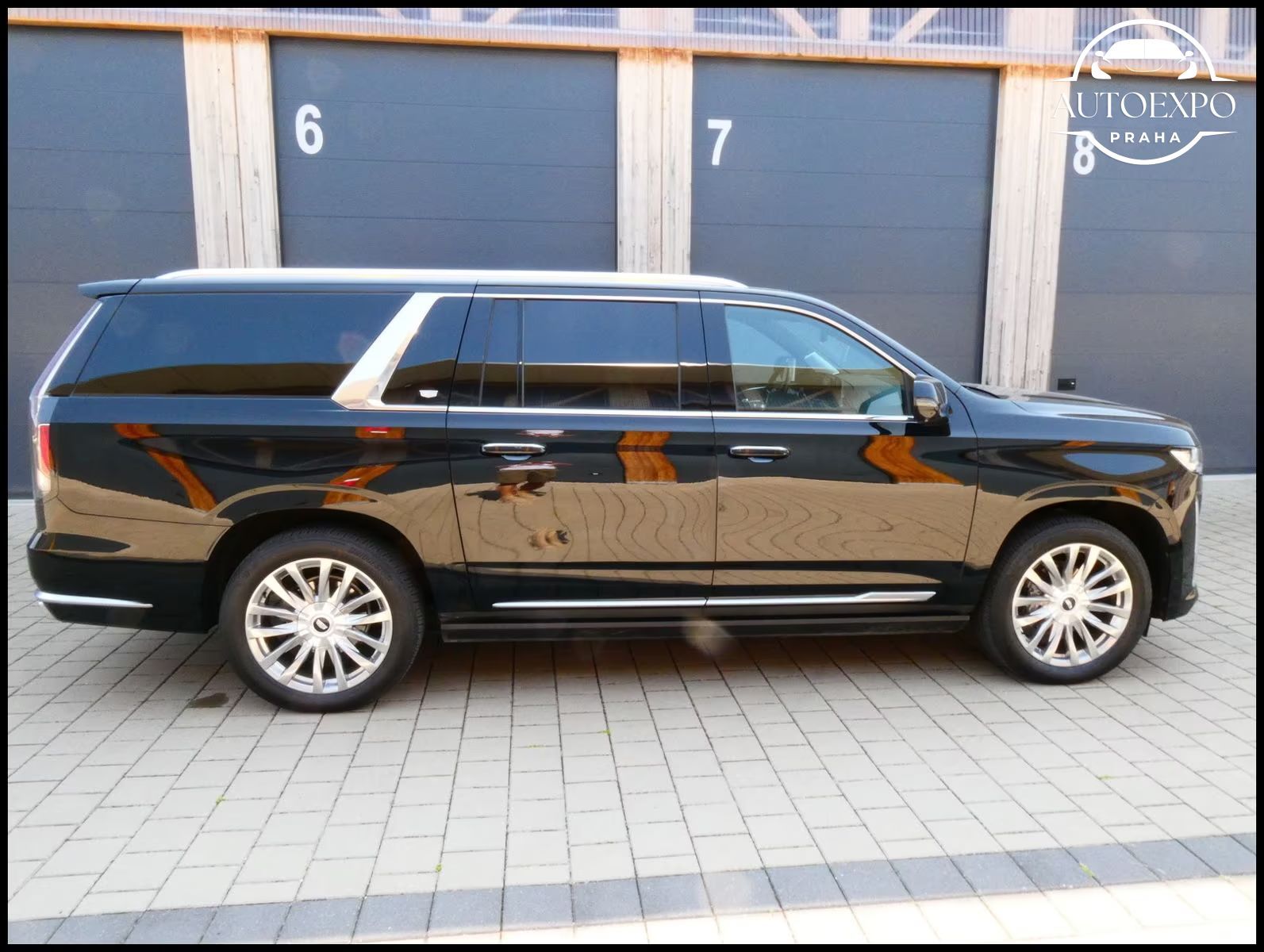 Cadillac Escalade, ESCALADE 6.2 V8*PANORAMA*7MÍST - fotka 4