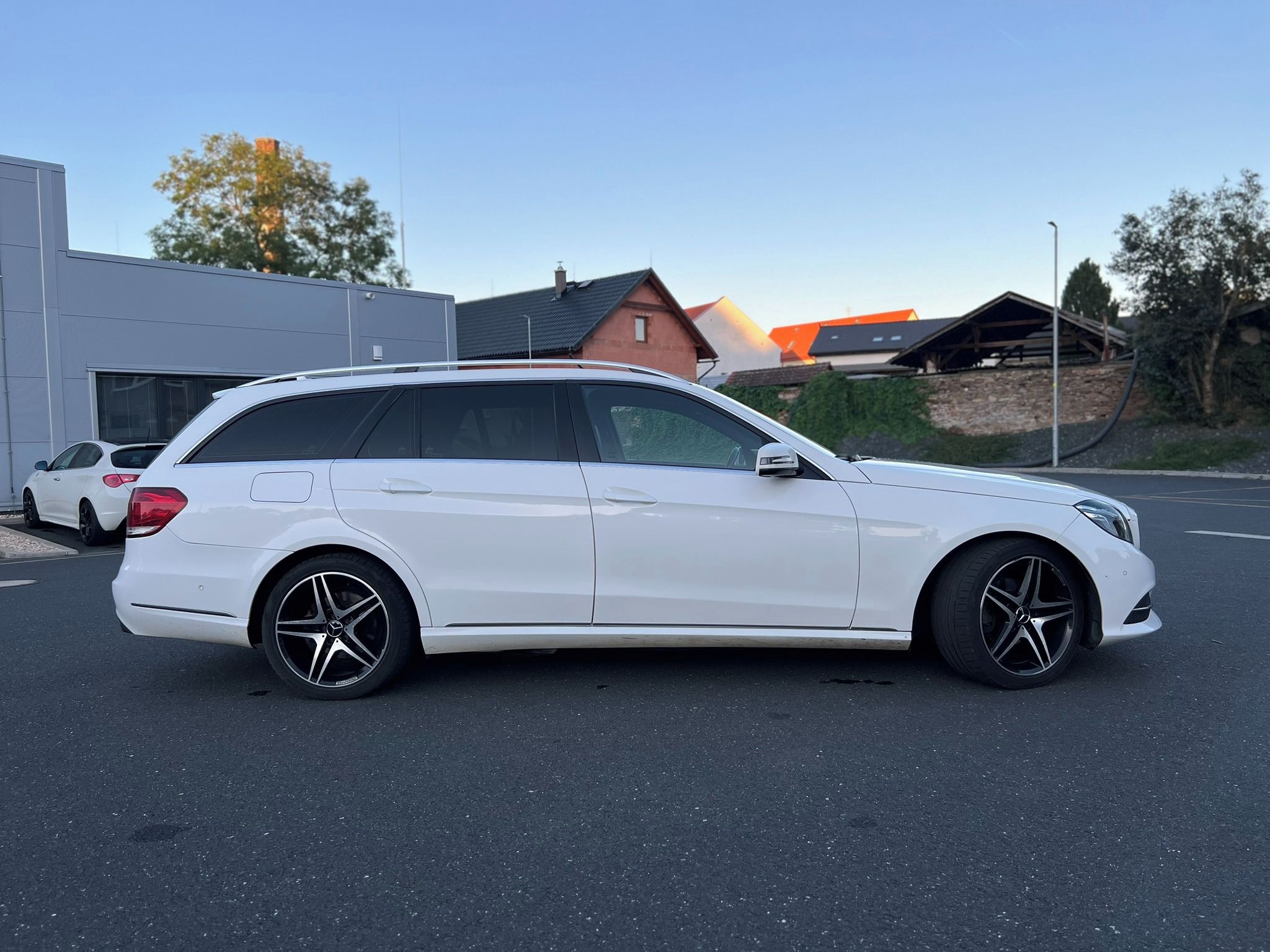Mercedes-Benz Třídy E, W212/2.2/STK/KOMBI - fotka 4
