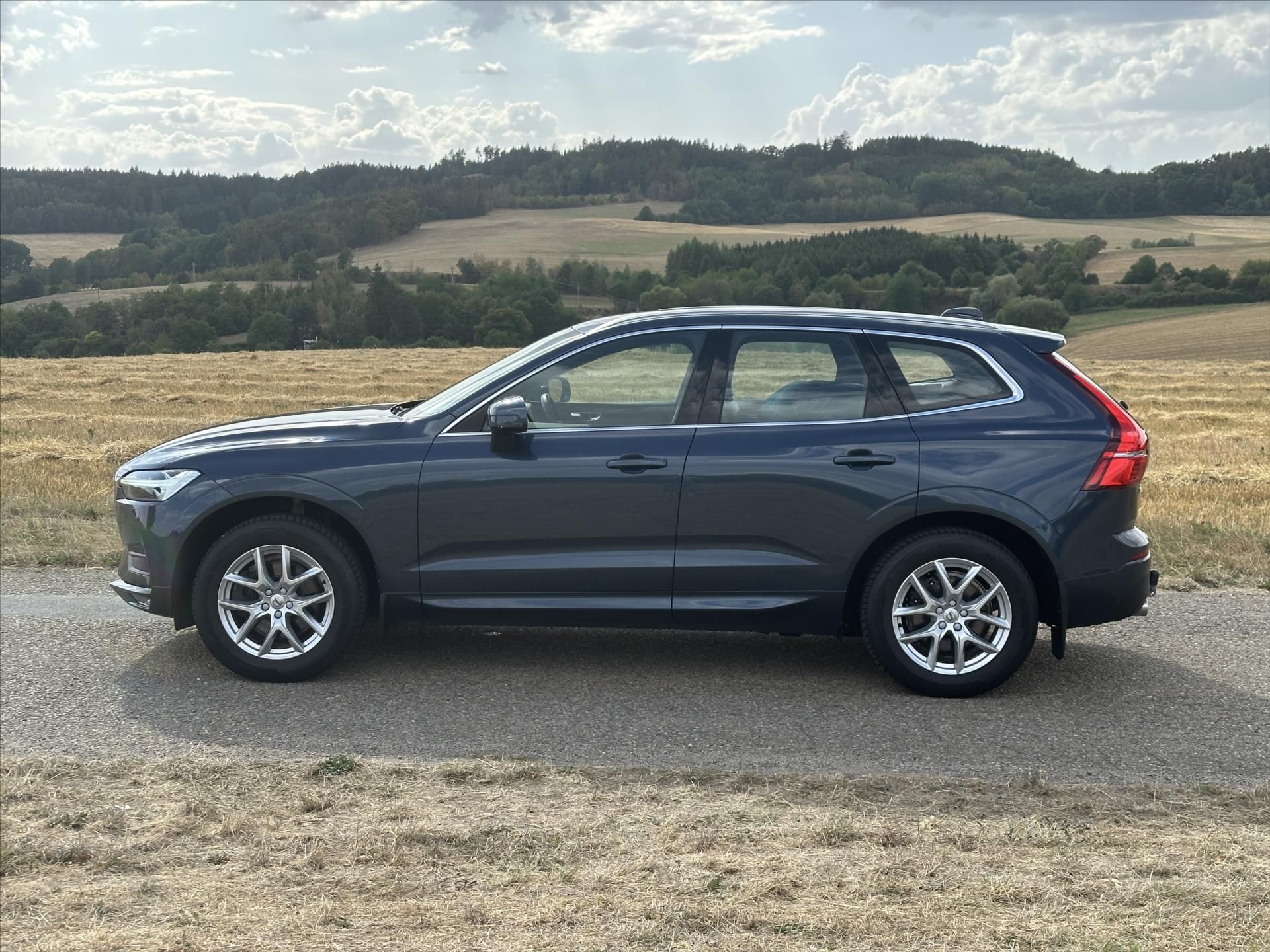 Volvo XC60, 2,0 145 kW D4 AWD Momentum - fotka 4