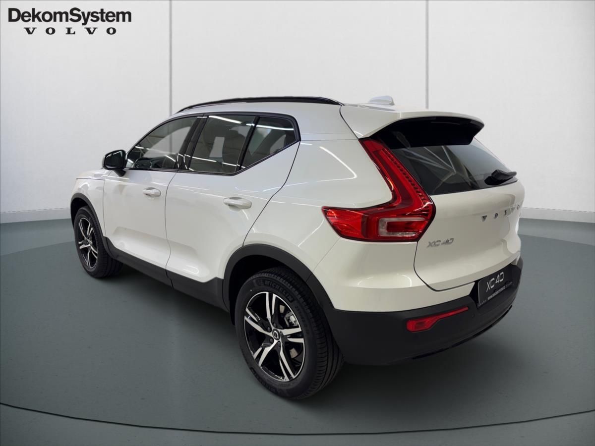 Volvo XC40, 2,0 B3 Plus Dark  8247 - fotka 6