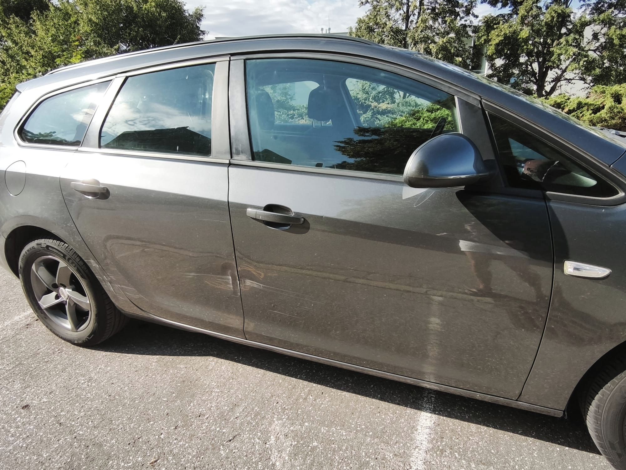 Opel Astra, JSports Tourer 1.7 CDTI(81 kW) - fotka 4