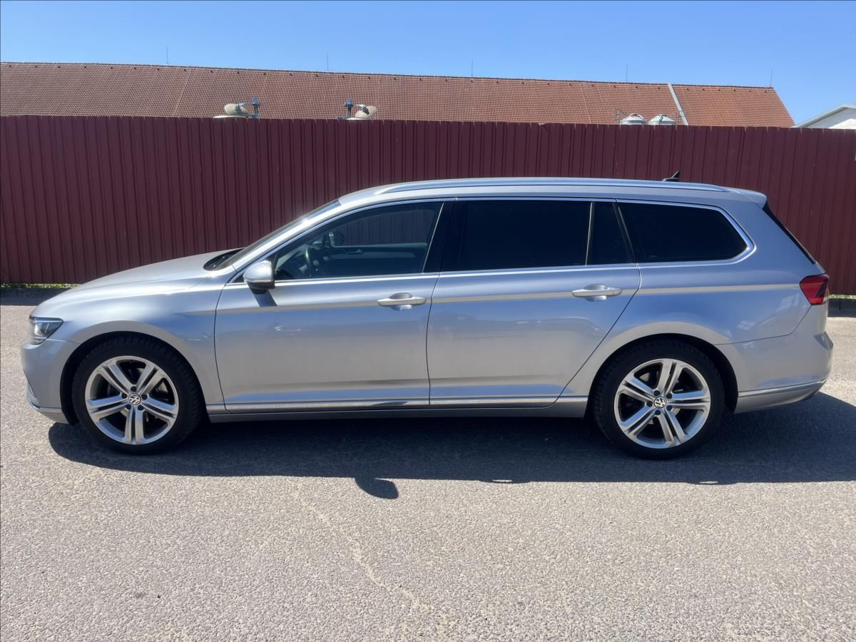 Volkswagen Passat, 2,0 TDi 110KW DSG LED ELEGANCE - fotka 4