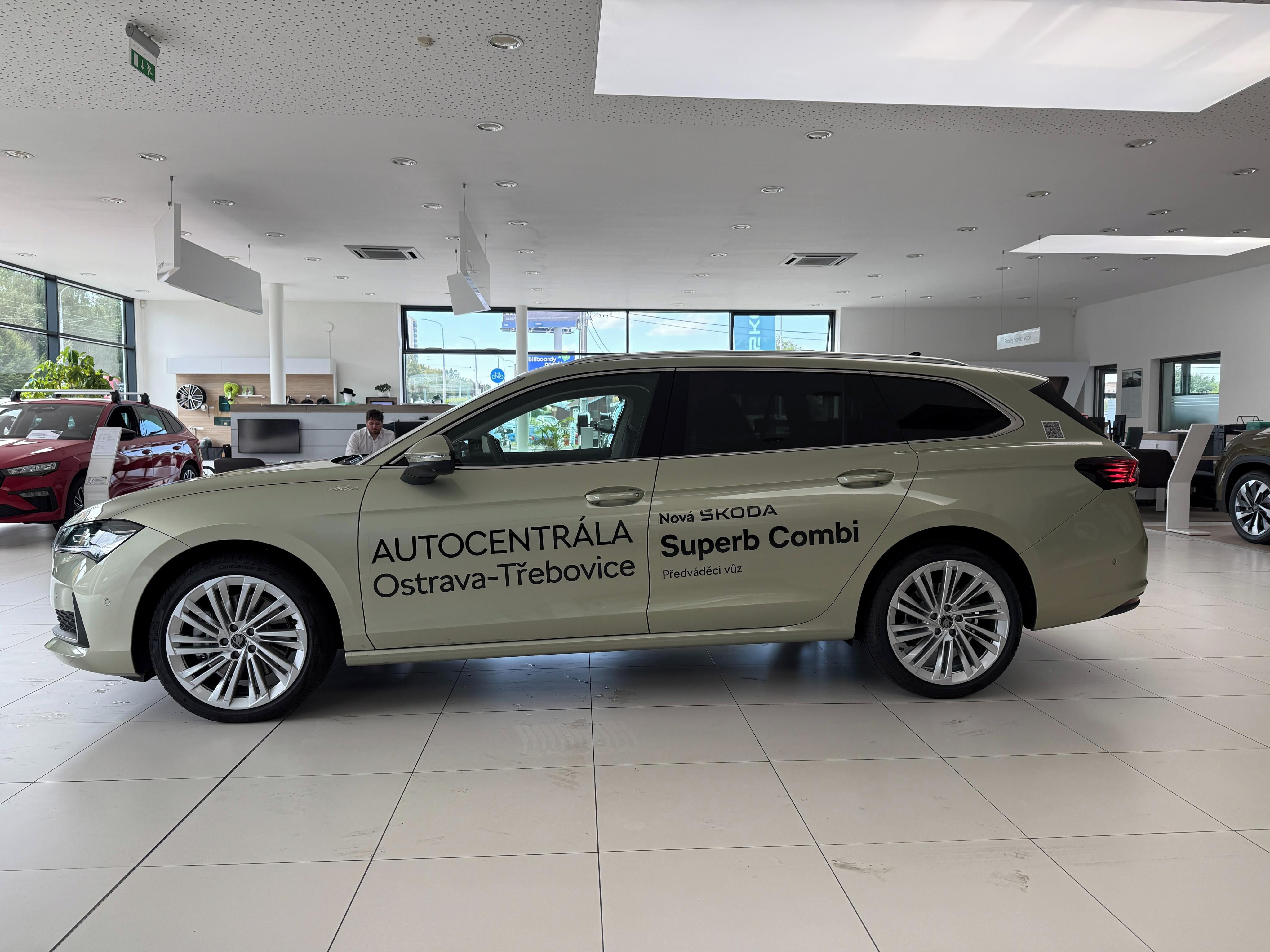Škoda Superb, DSG 2,0 TDI / 142 kW L&K - fotka 2