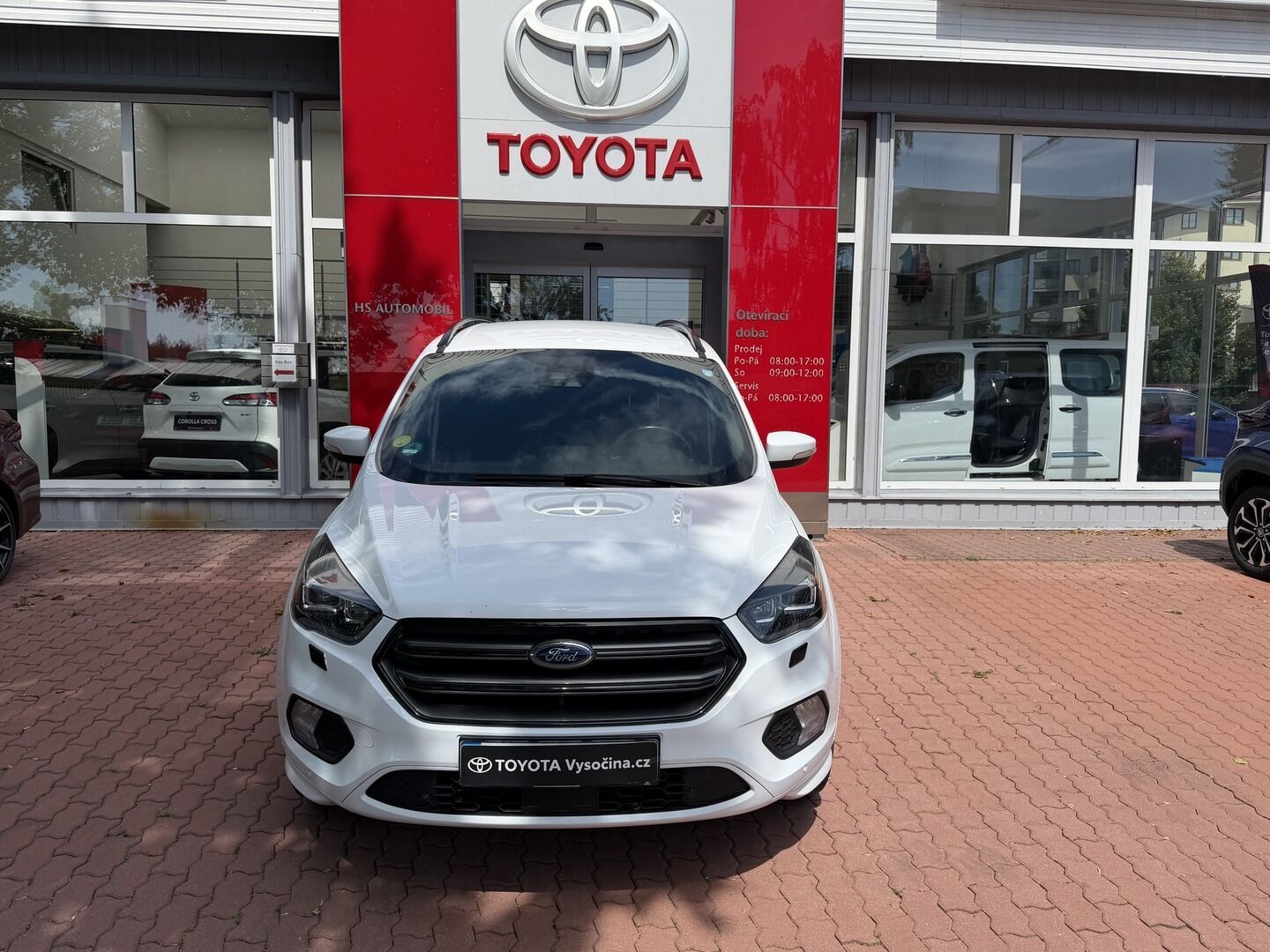 Ford Kuga, 2.0 TDCi ST-Line 4x4, AT 110 - fotka 2