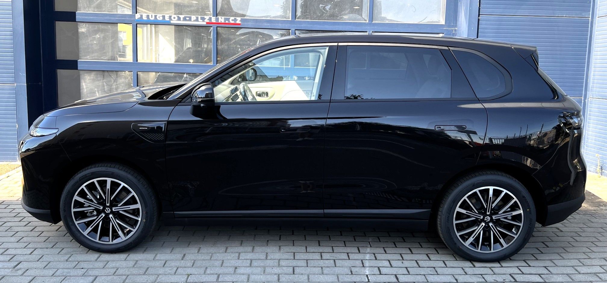 Leapmotor B10, Design Hybrid EV - fotka 2