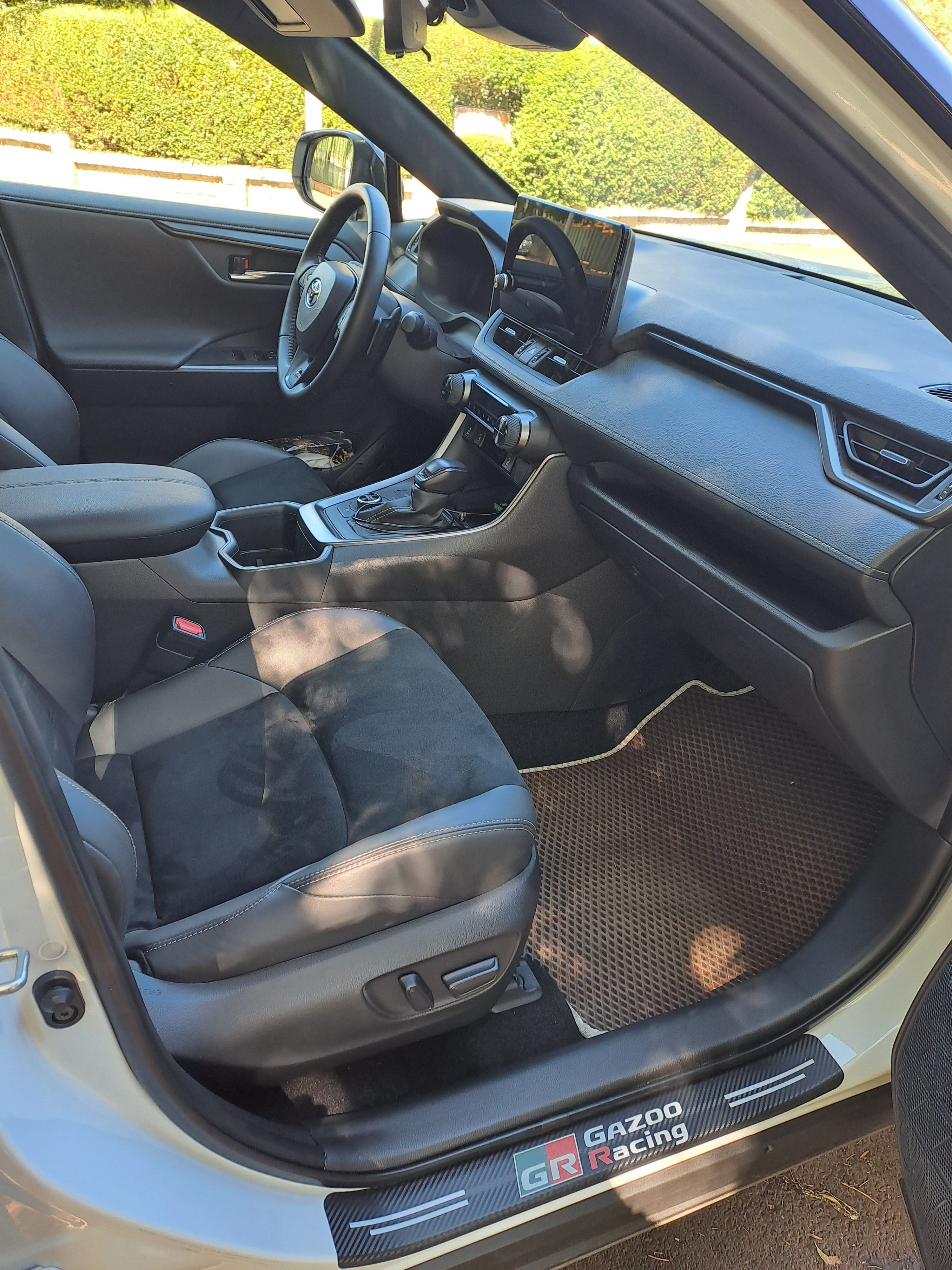 Toyota Rav4, 2,5 Hybrid GR! - fotka 6