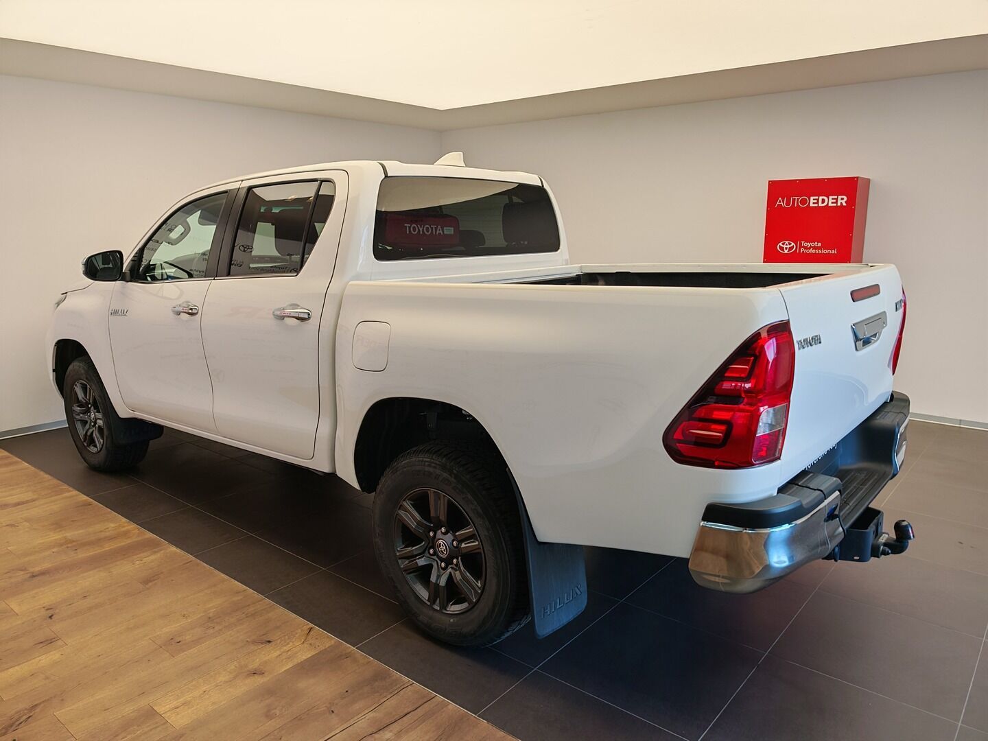 Toyota Hilux, 2.8L Diesel - 4x4 - 6 AT - fotka 6