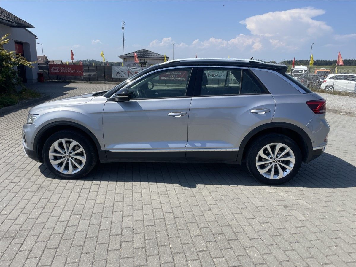 Volkswagen T-Roc, 2,0 TDi 110kw DSG R-Line LED R - fotka 2