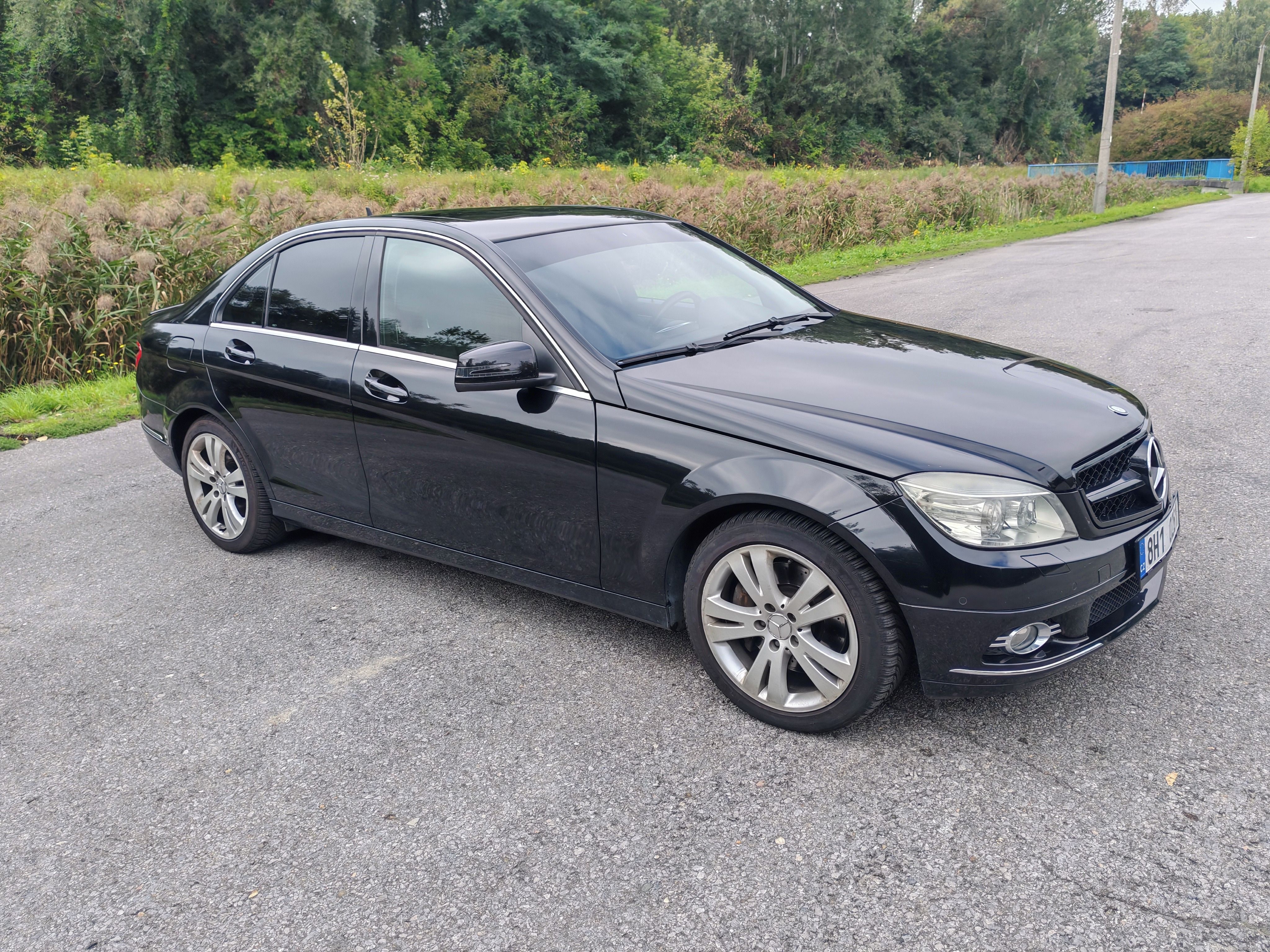 Mercedes-Benz Třídy C, 350 CGI - fotka 6