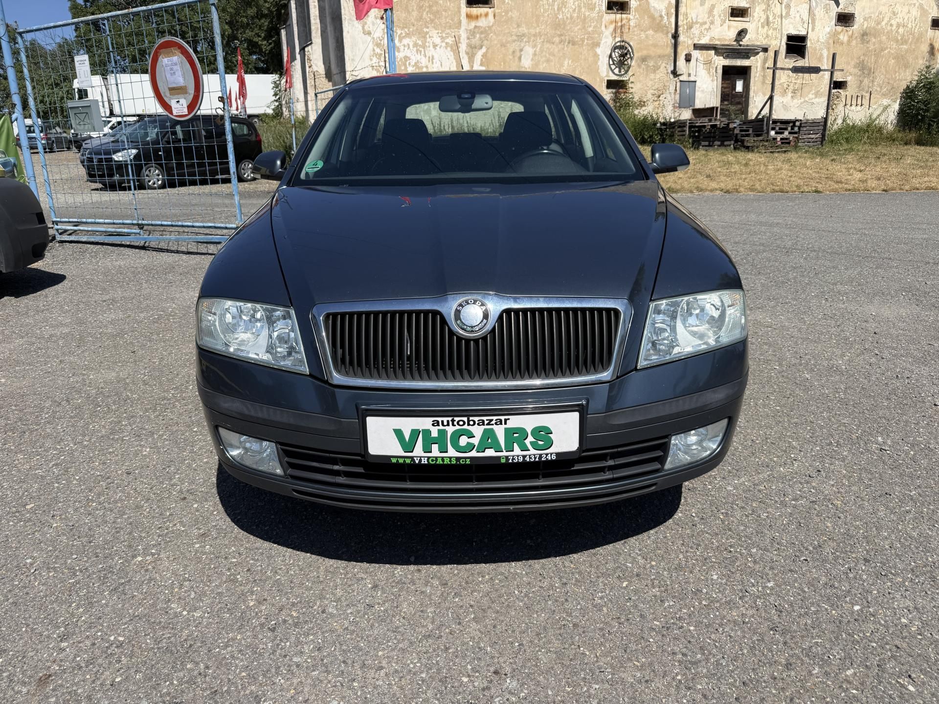 Škoda Octavia, 1,6i 75kW ELEGANCE - fotka 2