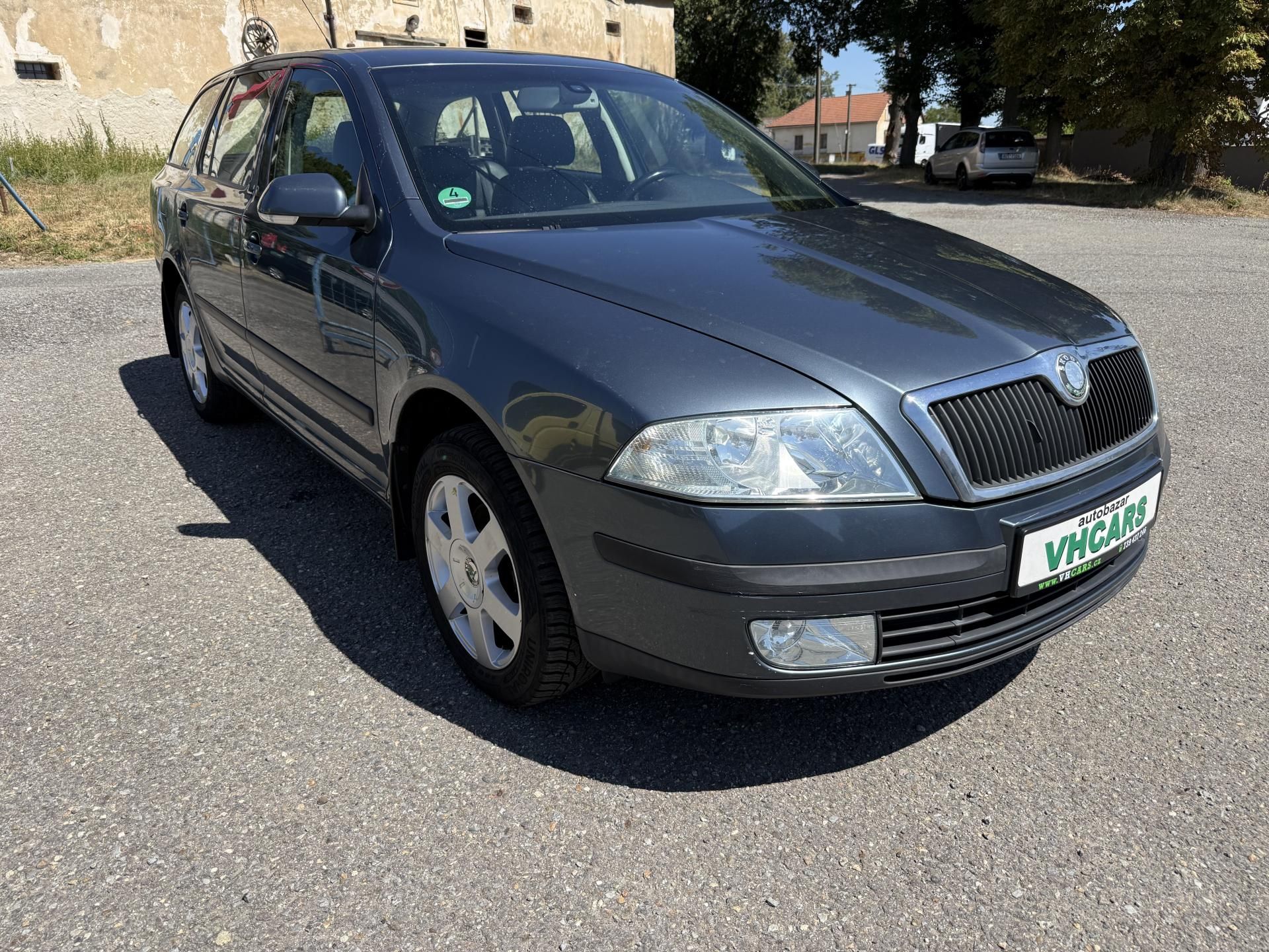 Škoda Octavia, 1,6i 75kW ELEGANCE - fotka 3