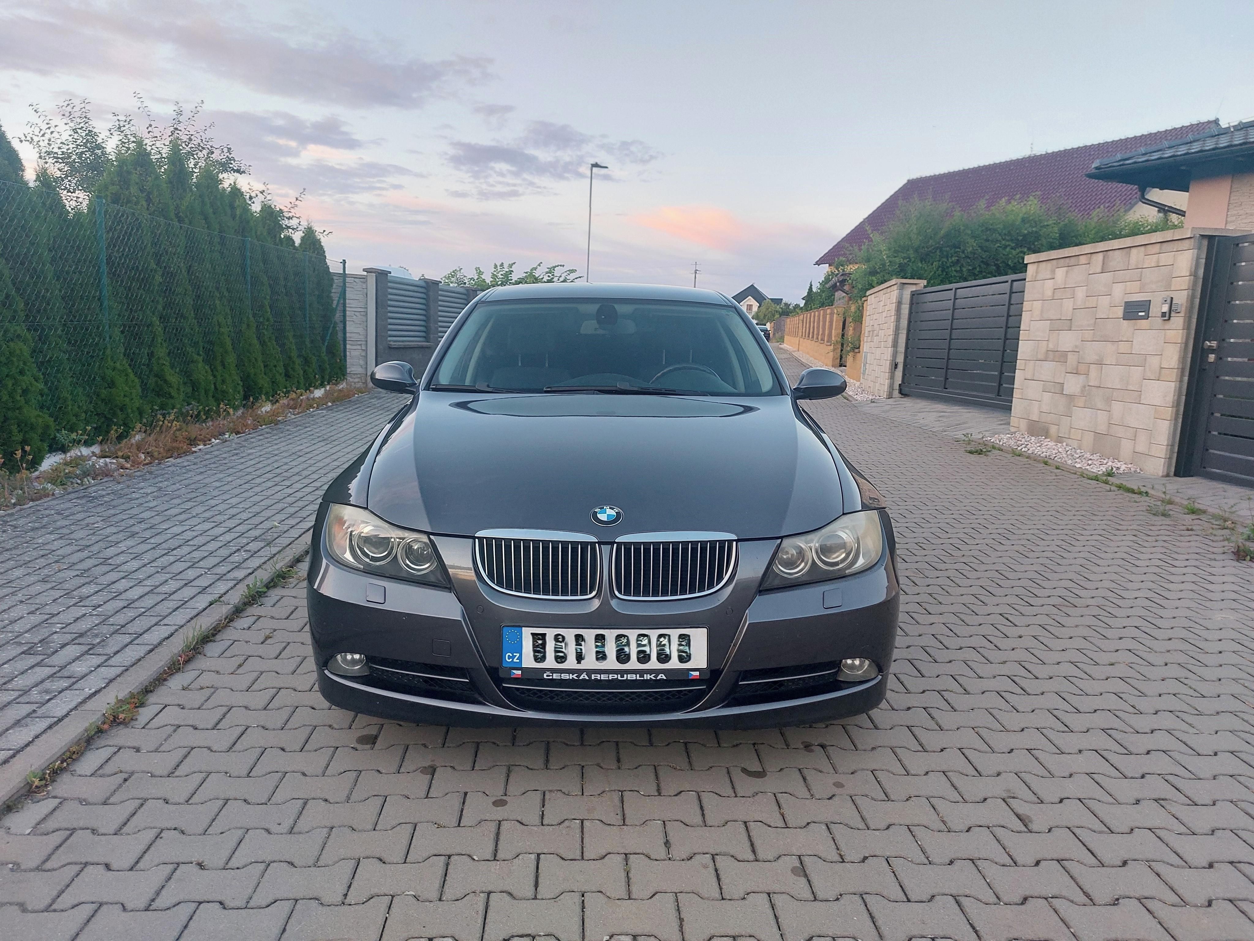 BMW Řada 3, E90 330i manuál, orig. stav - fotka 6