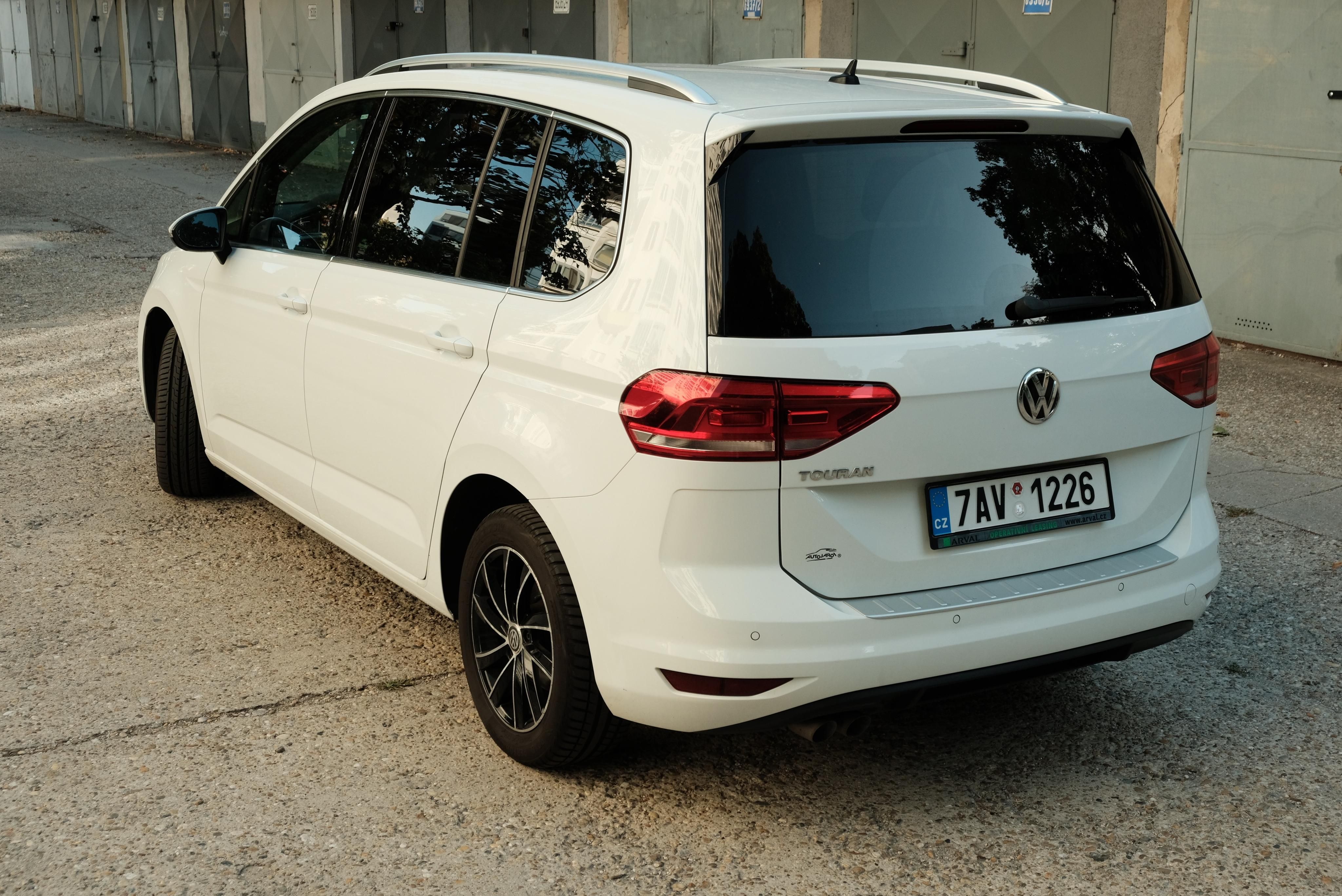 Volkswagen Touran - fotka 6