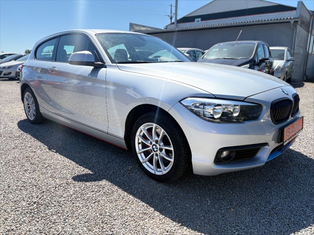 BMW Řada 1, 2,0 118d xDrive 3 dveř - fotka 2