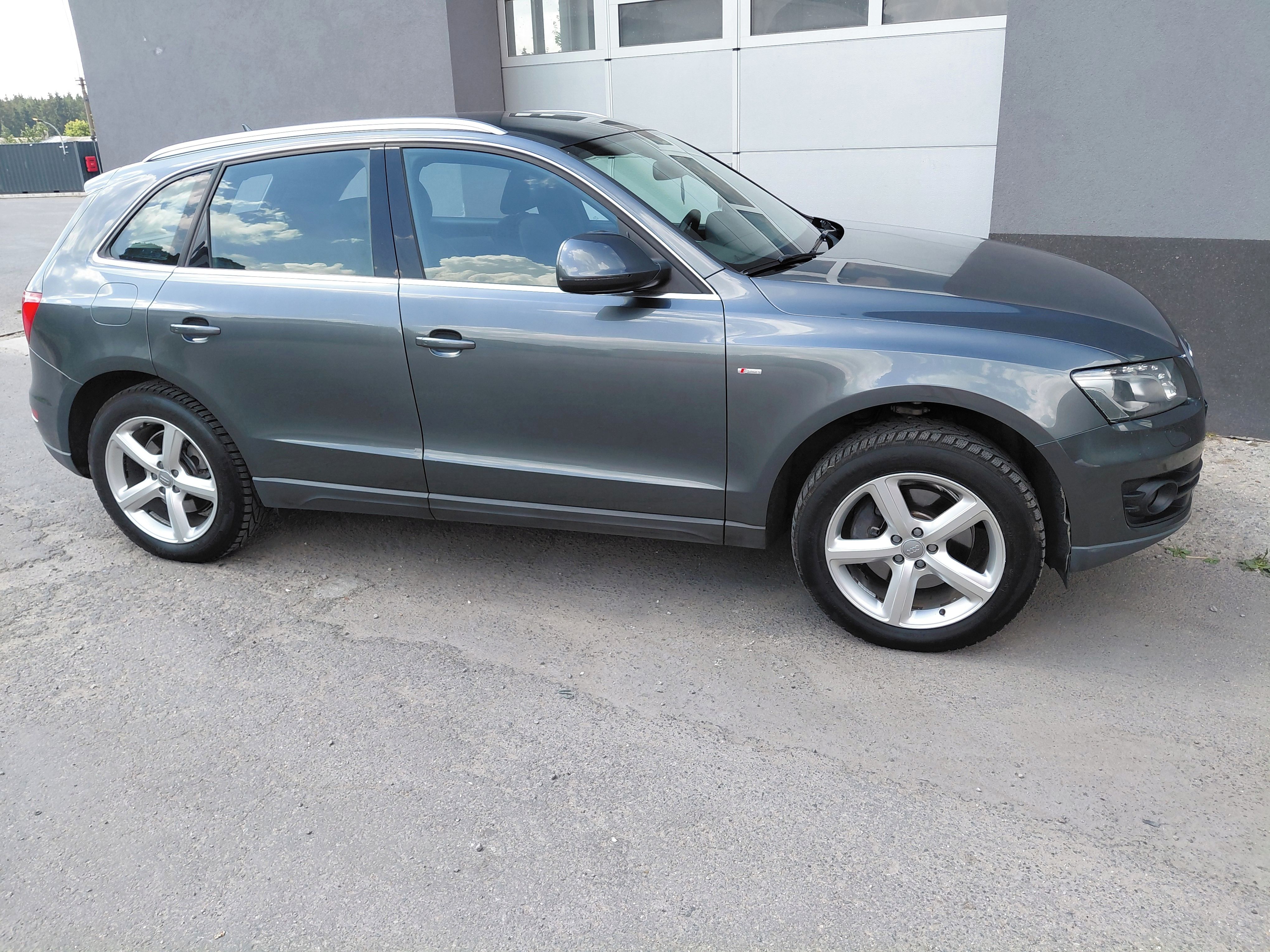 Audi Q5, 3.0 TDi S-line 4x4 r.11 PĚKNÁ - fotka 6