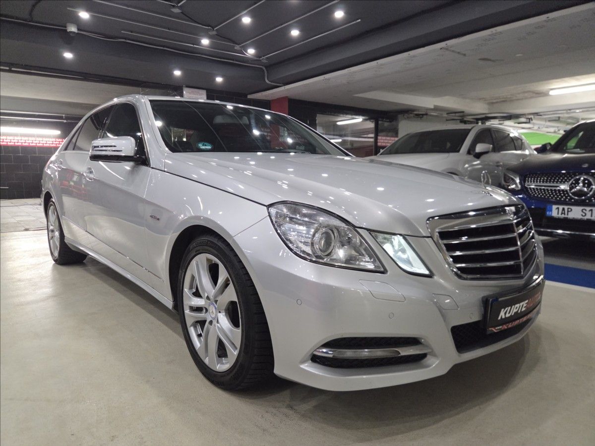 Mercedes-Benz Třídy E, 3,0 CDI - fotka 2