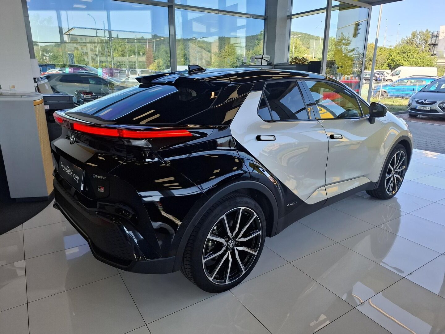 Toyota C-HR, 2.0HEV 112KW GR Sport AWD 2024 - fotka 3