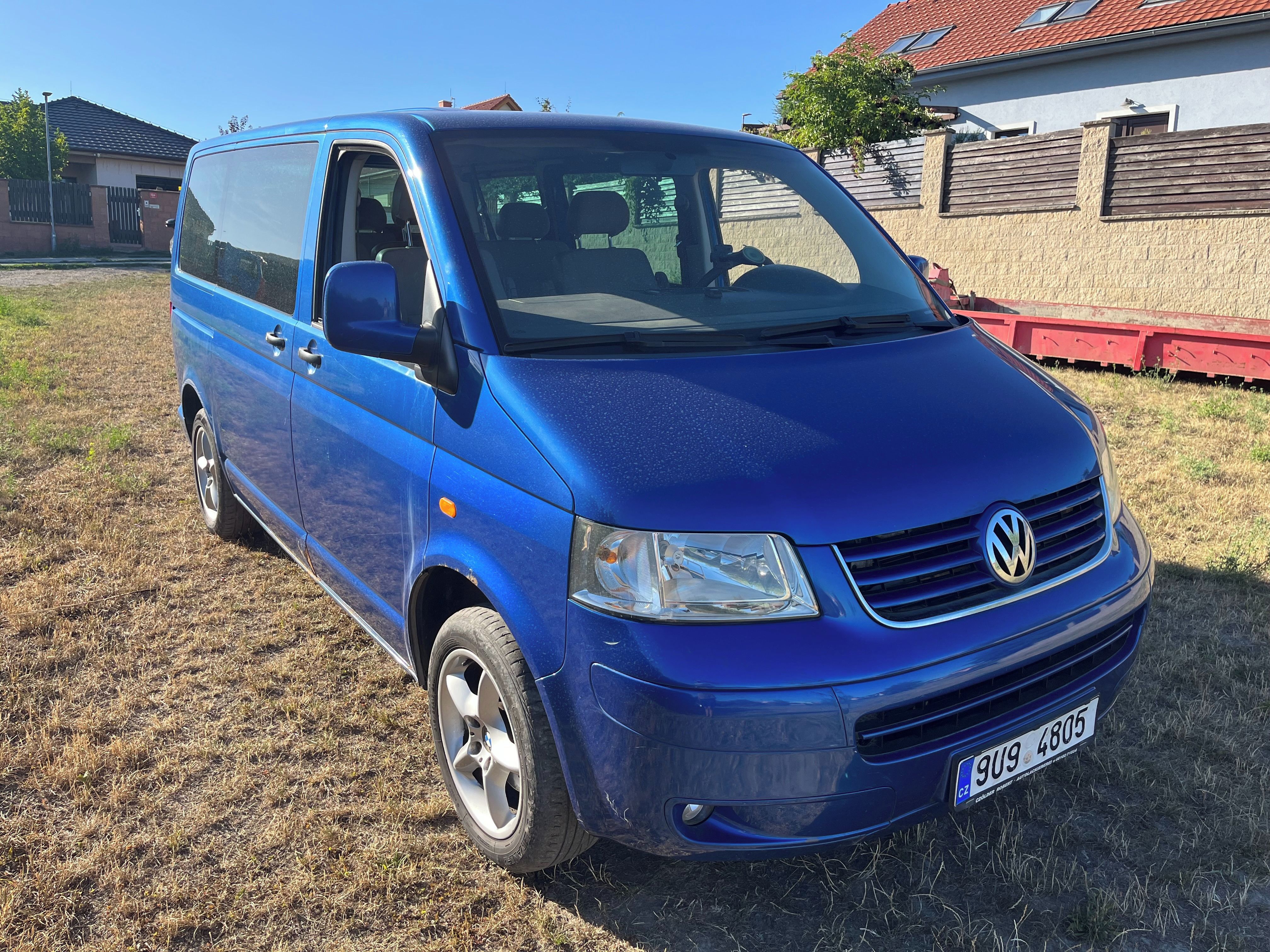 Volkswagen Caravelle, VW T5 8míst, 4x4, tažné2,5t